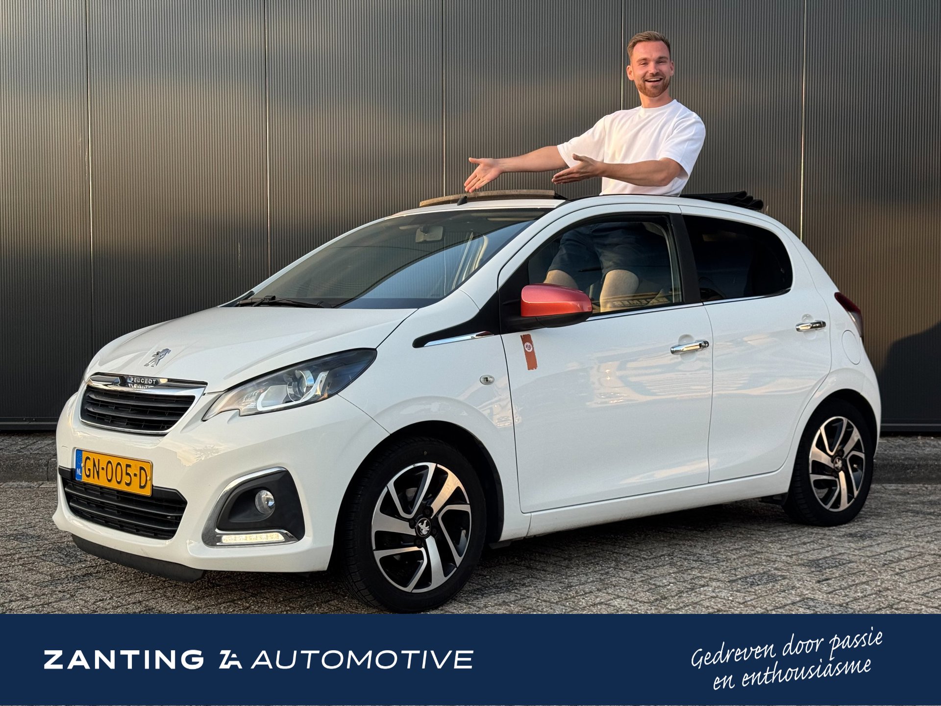 Peugeot 108 1.2 82pk TOP! Roland Garros | Cabrio | Zeldzame uitvoering! | Camera | Orig. NL | Dealer OH | Keyless Entry/ Clima