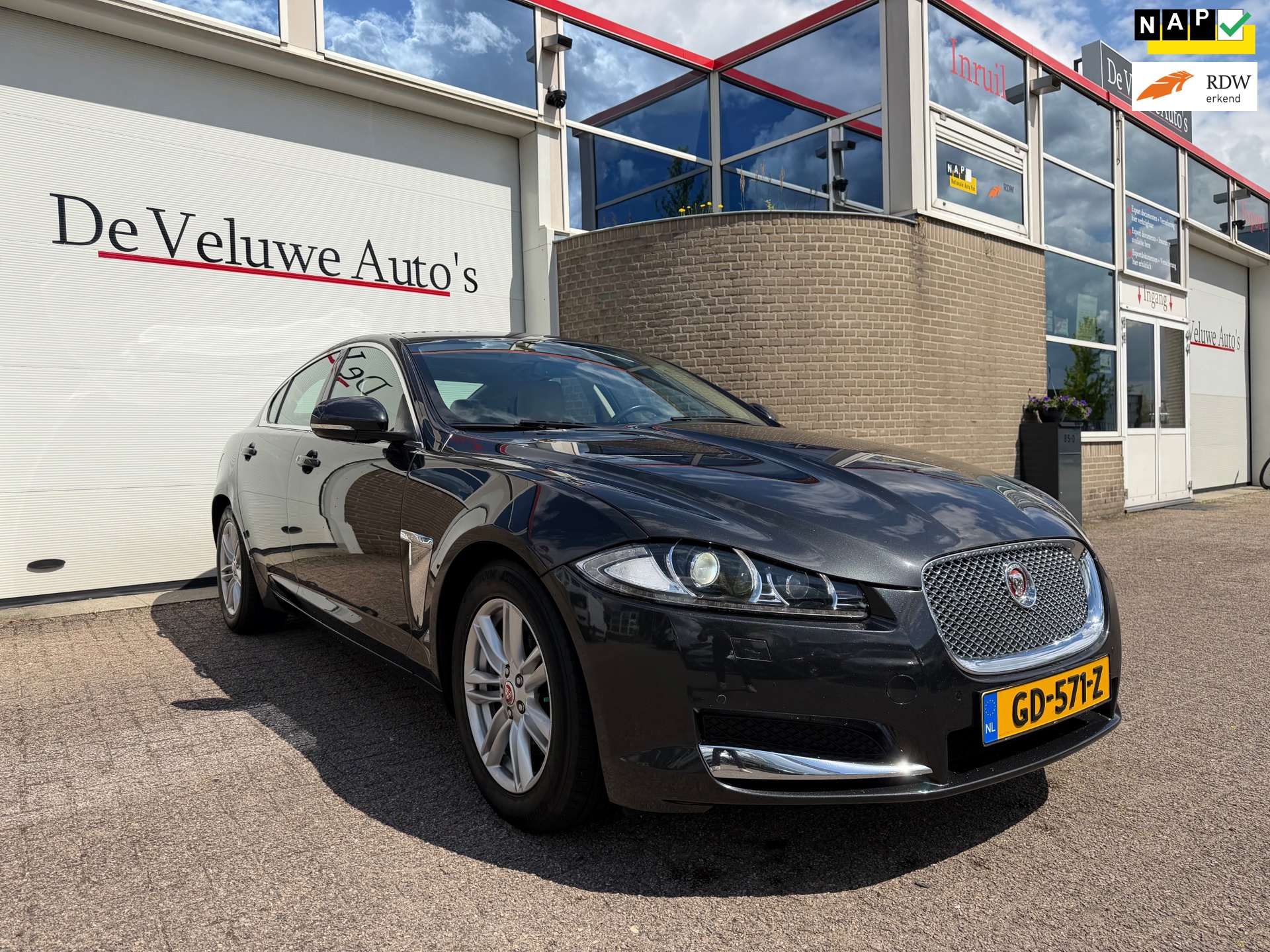 Jaguar XF 2.2D |Camera|Trekhaak|Keyless|Climate|Navigatie|BT