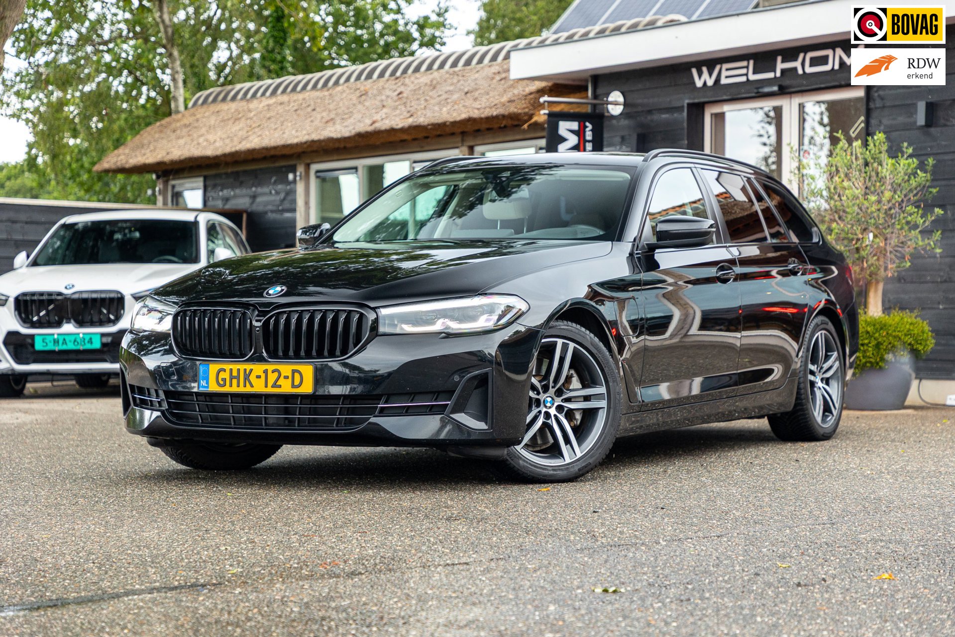 BMW 5-serie Touring 530e Business Edition Plus Soh 89% I Trekhaak I Luxe leder I Led I Stuur & stoelverwarming I Camera I Android