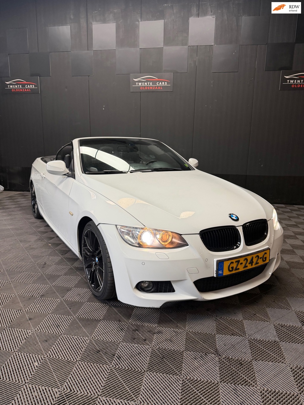 BMW 3-serie Cabrio 325i High Executive //M | Xenon | Memory | Navi | PDC |