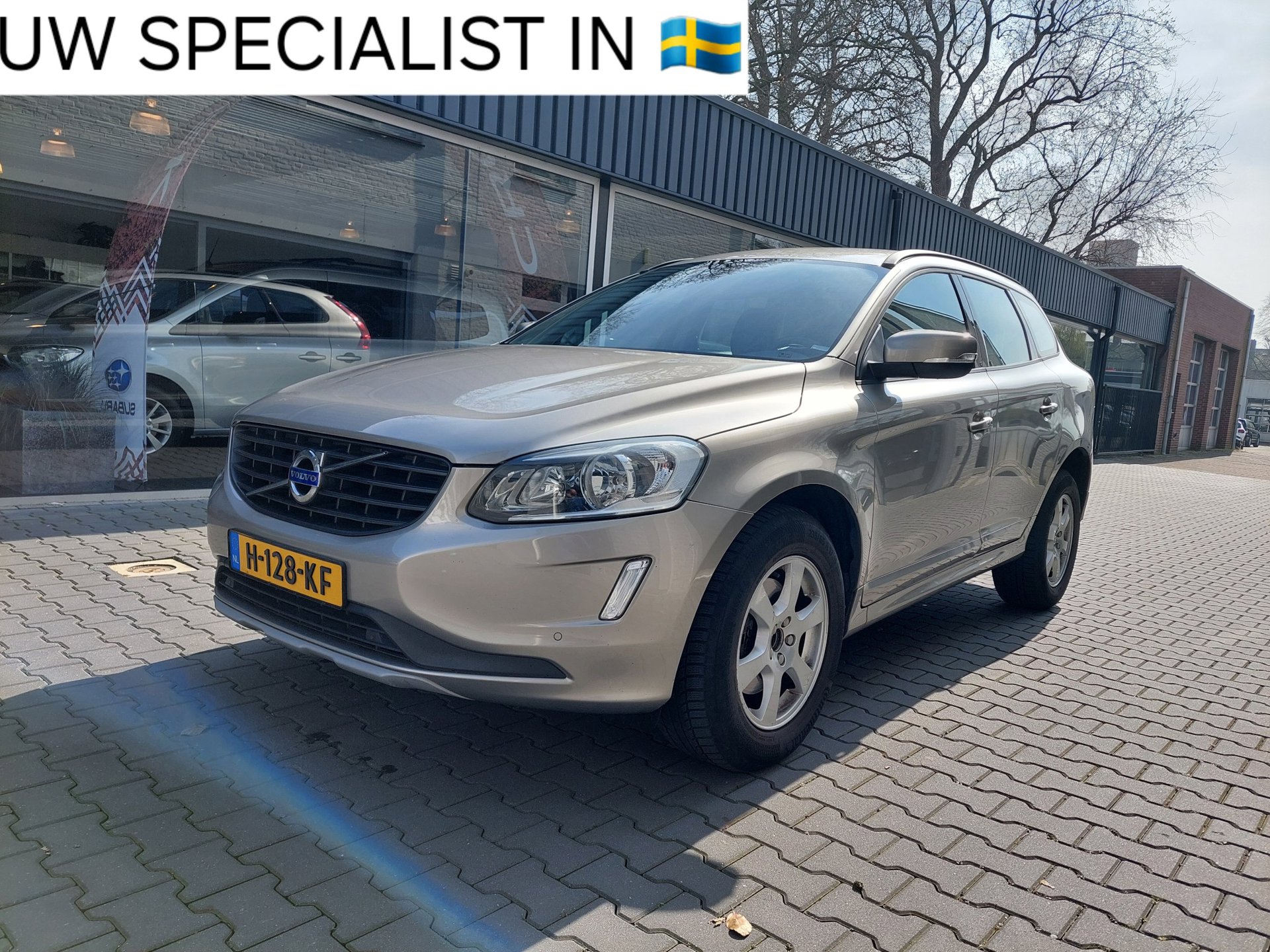 Volvo XC60 2.0 D3 FWD Kinetic Goed oh door een Volvo Specialist Navi Clima Cruise Telefoon PDC 17 inch lm