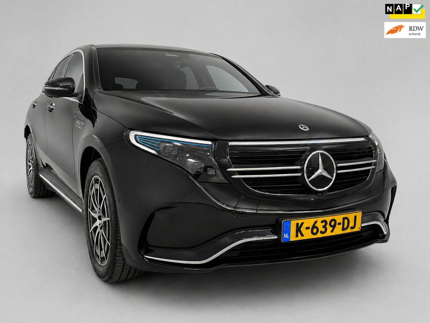 Mercedes-Benz EQC 400 4MATIC Business Solution AMG 80 kWh - SOH 96% - Ambiant light - Adapt Cruise - NL Auto - Incl BTW