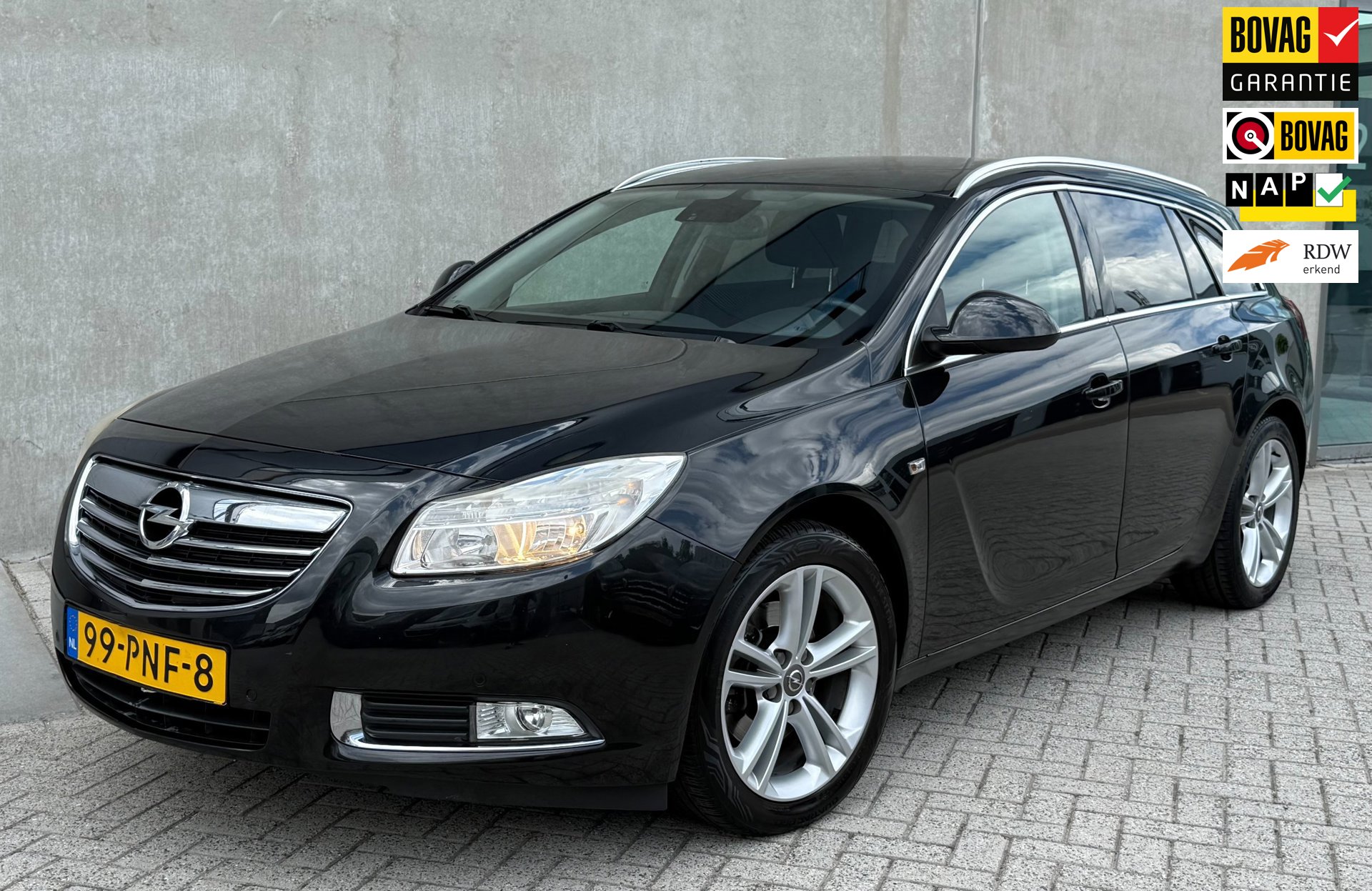 Opel Insignia Sports Tourer 1.6 T Sport 2011 Zwart APK|NAP