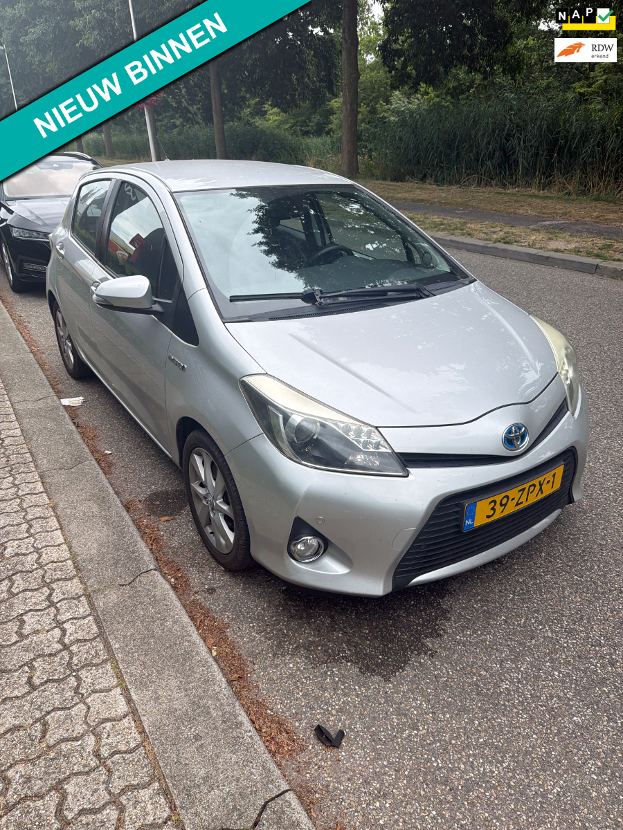 Toyota Yaris 1.5 Full Hybrid Dynamic GARANTIE