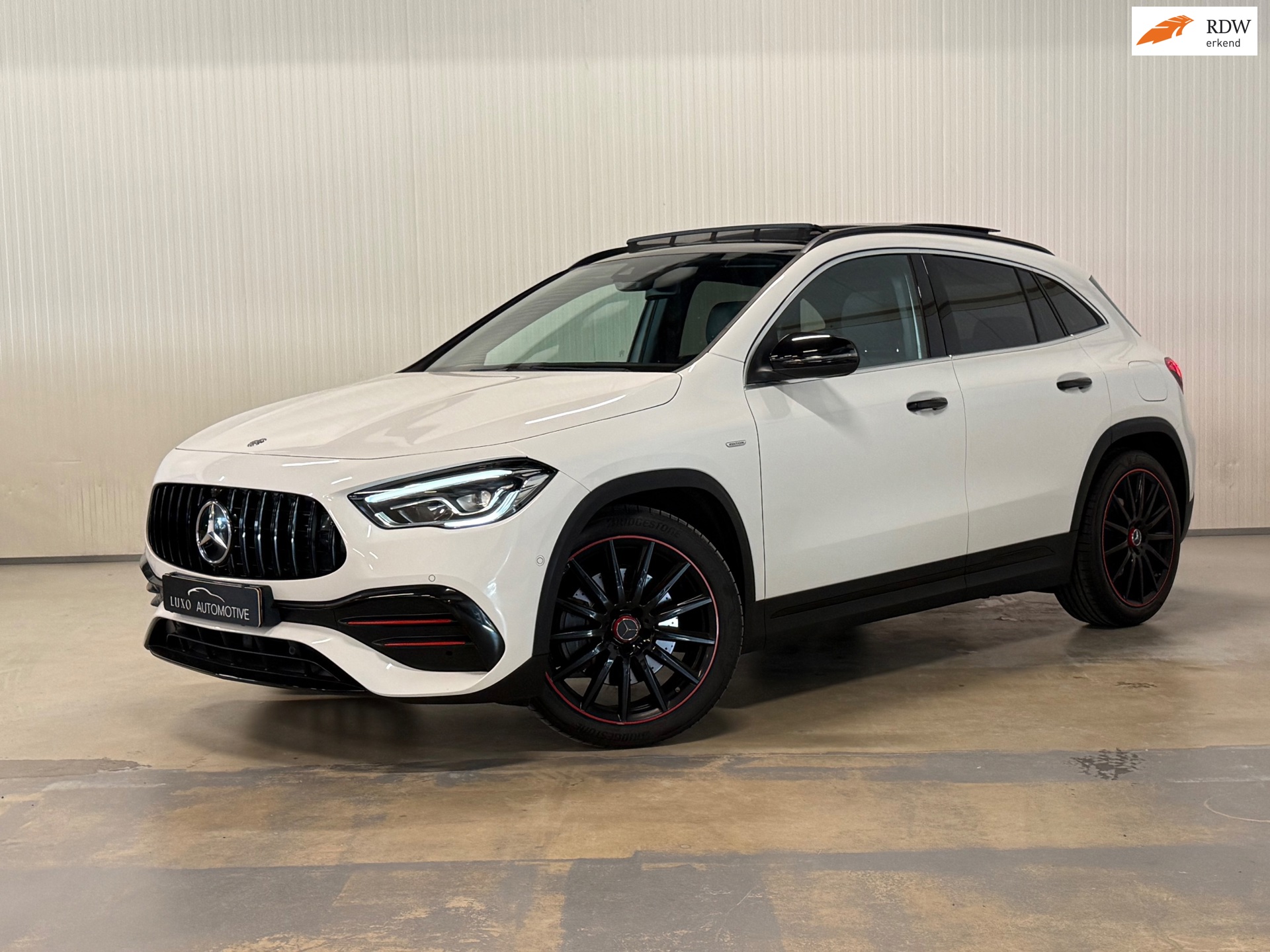 Mercedes-Benz GLA-klasse 250 4MATIC AMG Line | EDITION 1 | NIGHT | PANO | AMBIANCE