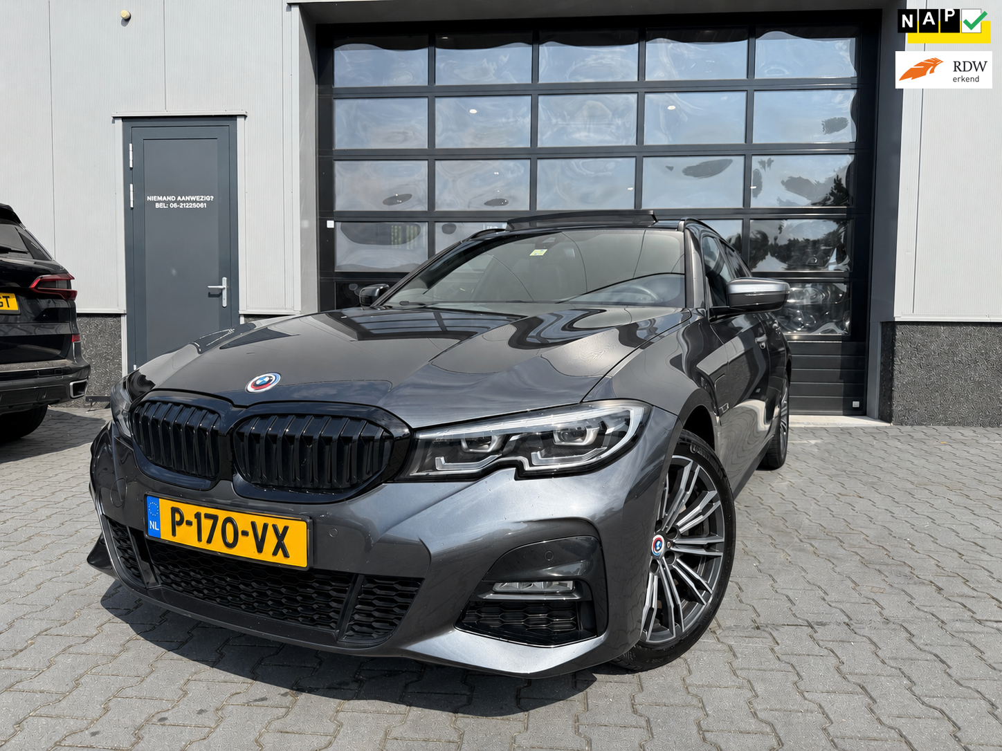 BMW 3-serie Touring 320e Business M-SPORT Panoramadak sportstoelen