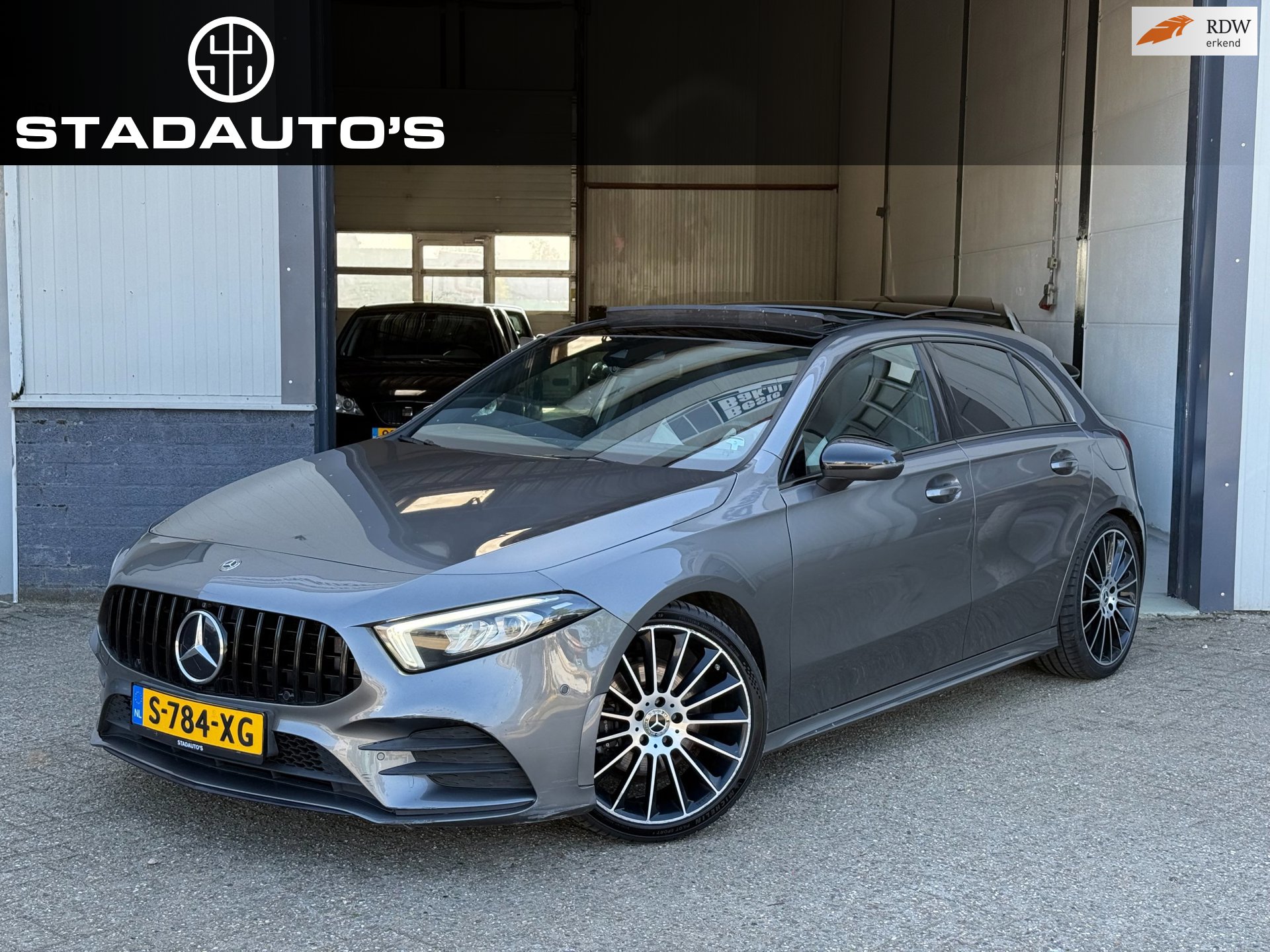 Mercedes-Benz A-klasse 200 AMG Panoramadak|Widescreen|Sfeerverlichting!