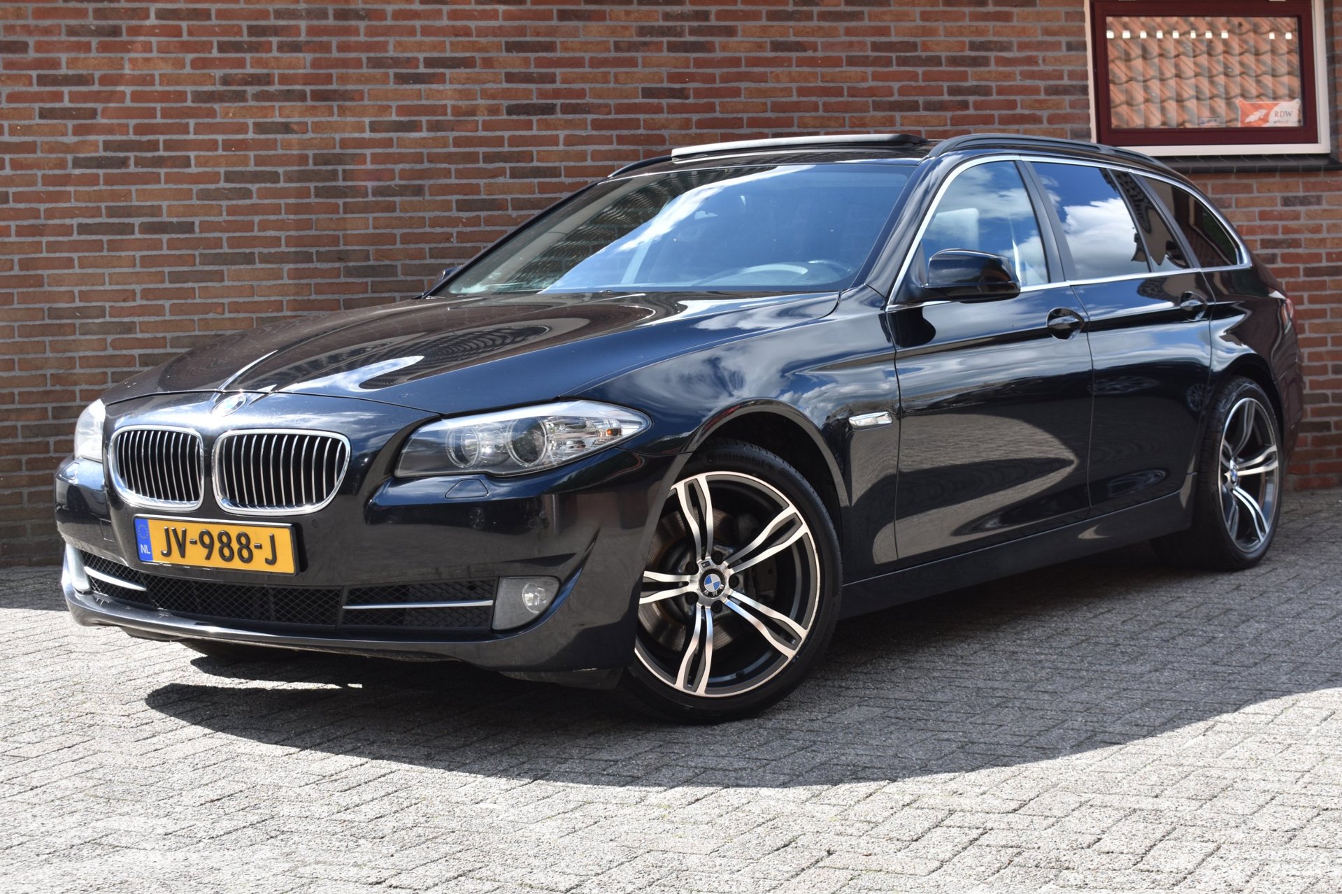 BMW 5-serie Touring 525d High Executive '11 Pano Leder Clima Navi Cruise