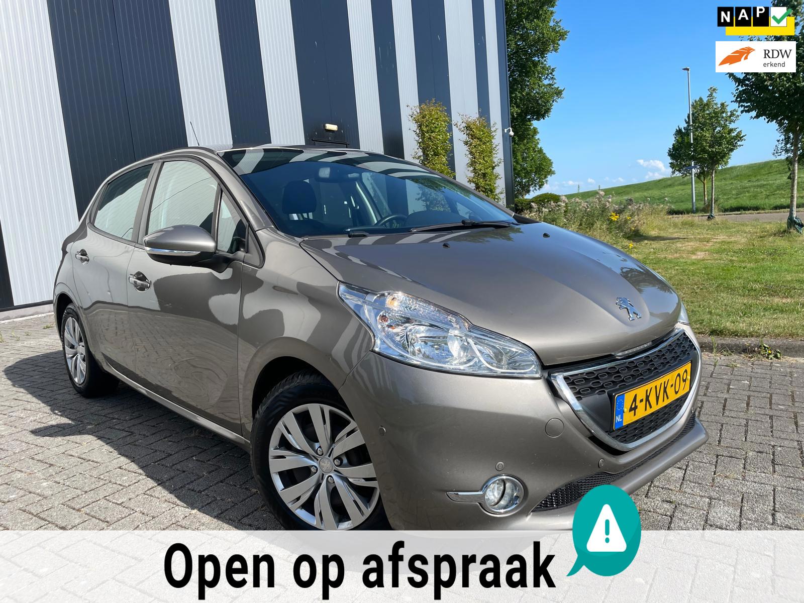 Peugeot 208 1.2 VTi Envy Clima-Cruise-Navi-Pdc-Trekhaak