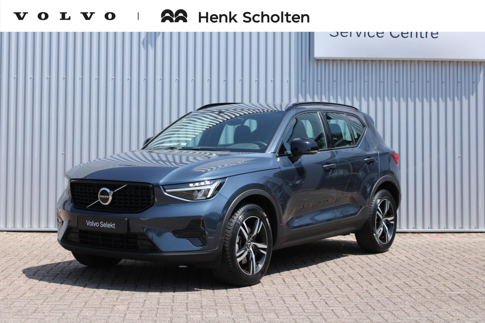 Volvo XC40 2.0 B4 Plus Dark |