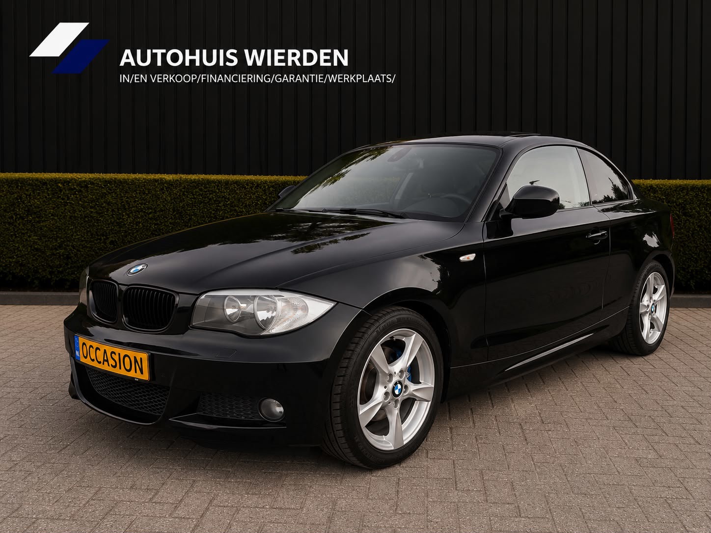 BMW 1-serie Coupé 120i Coupe Exclusive Edition Automaat