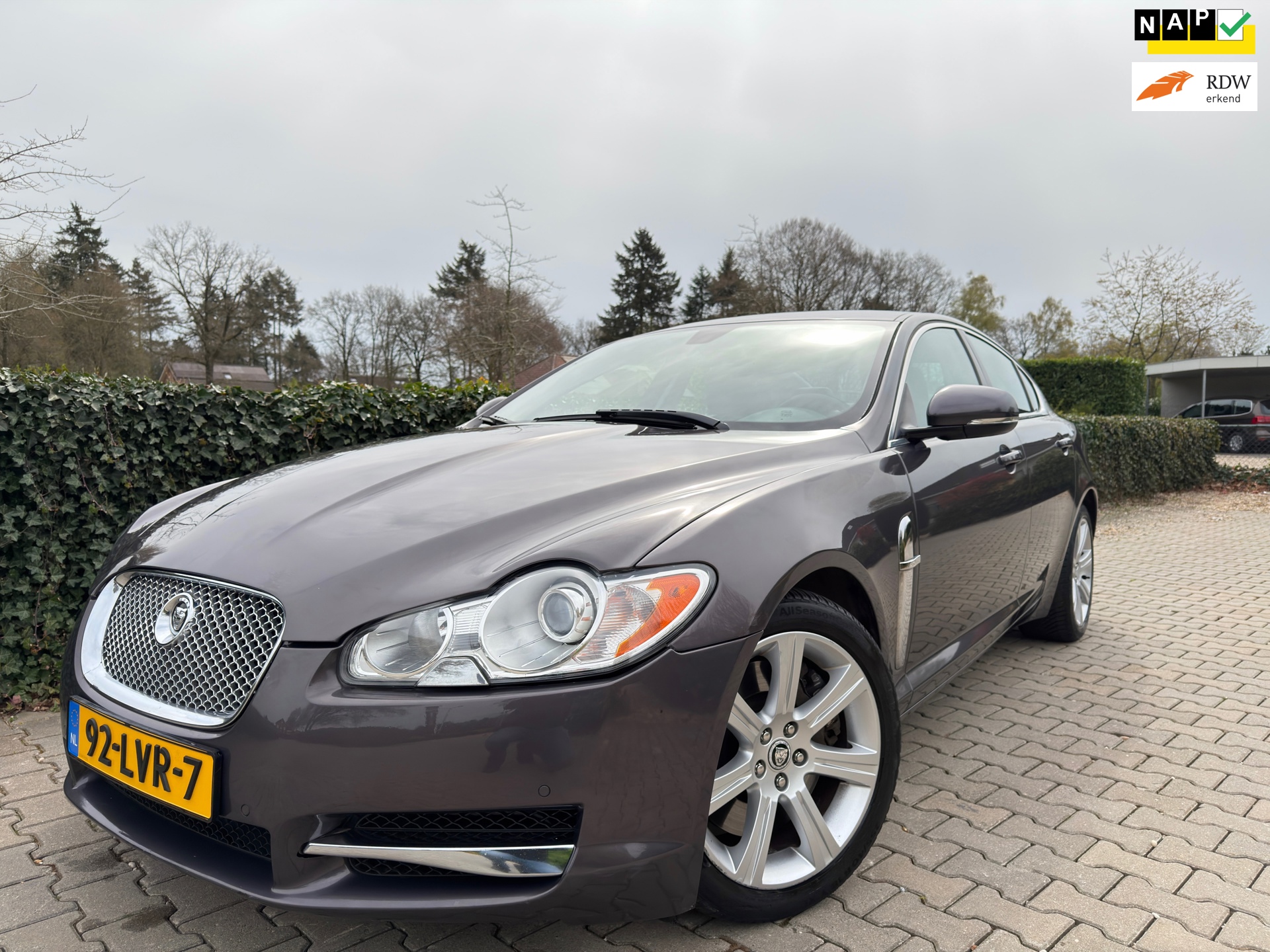 Jaguar XF 3.0D V6 Premium Luxury Automaat , 170.895km N.A.P , Clima / Cruise / Camera-Navi / Leder / 18" Lm Velgen.