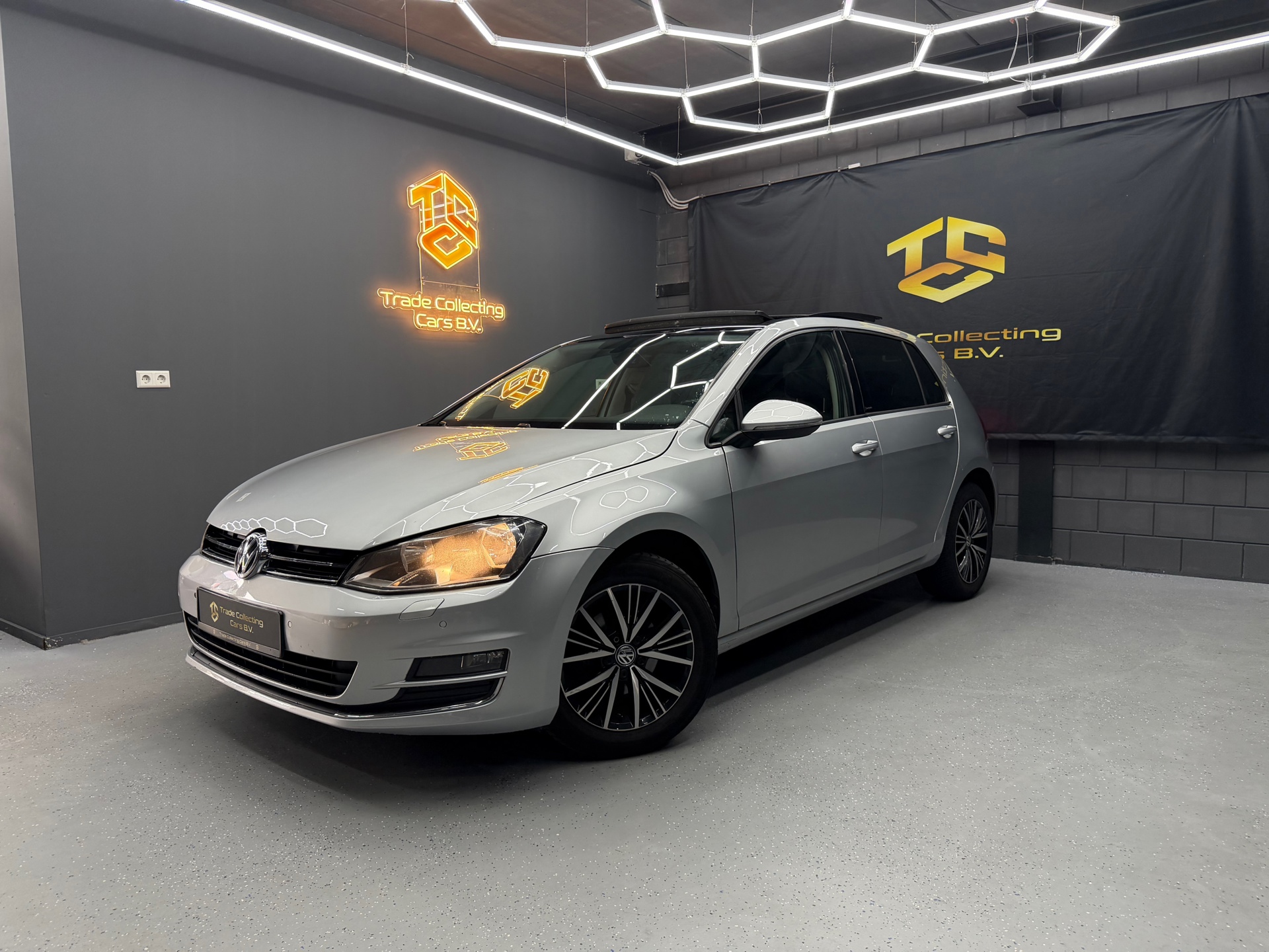 Volkswagen Golf 1.2 TSI Connected Series Automaat-Carplay-Pano-Stoelv