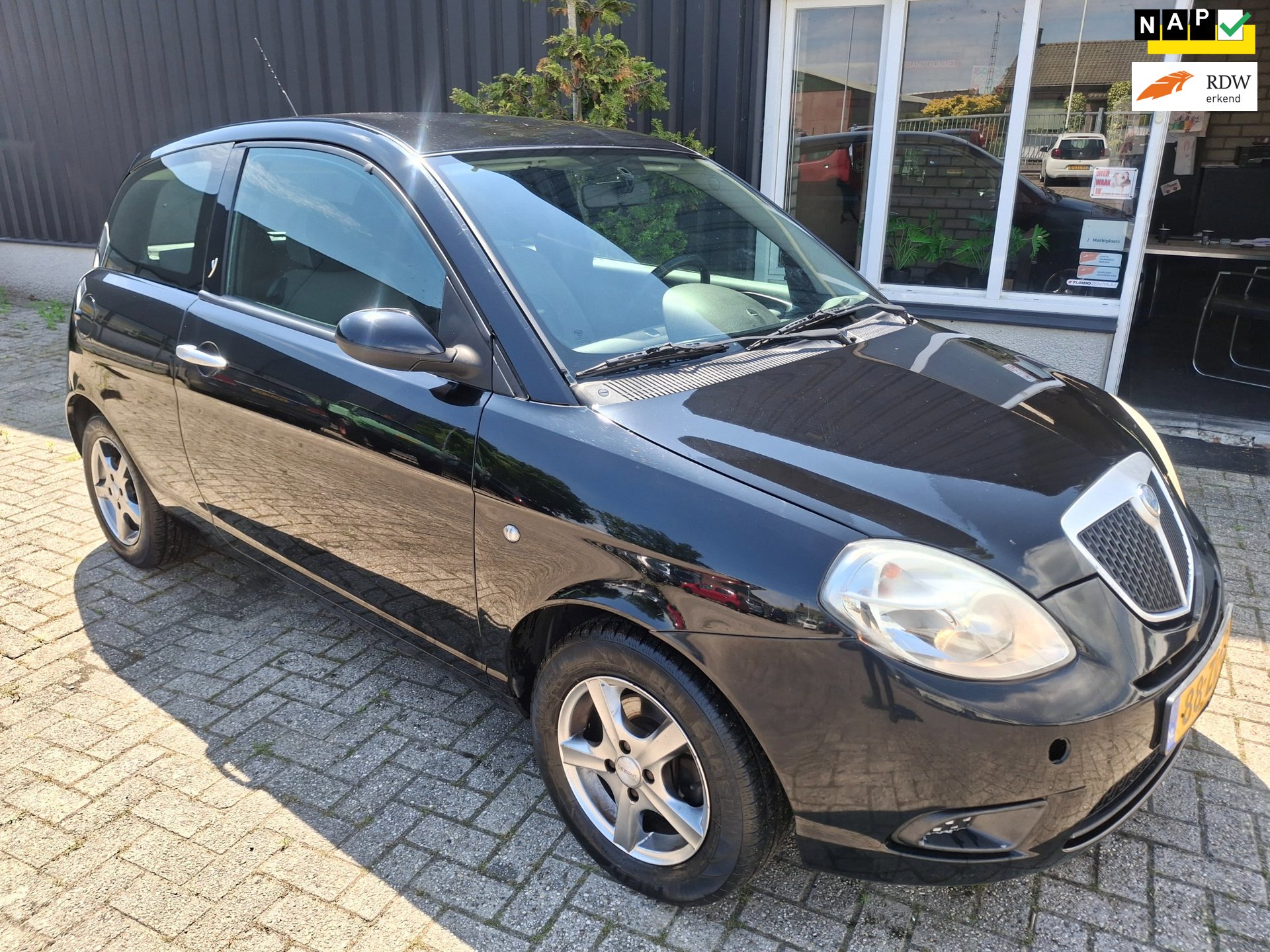 Lancia Ypsilon 1.2 Argento ** AIRCO **