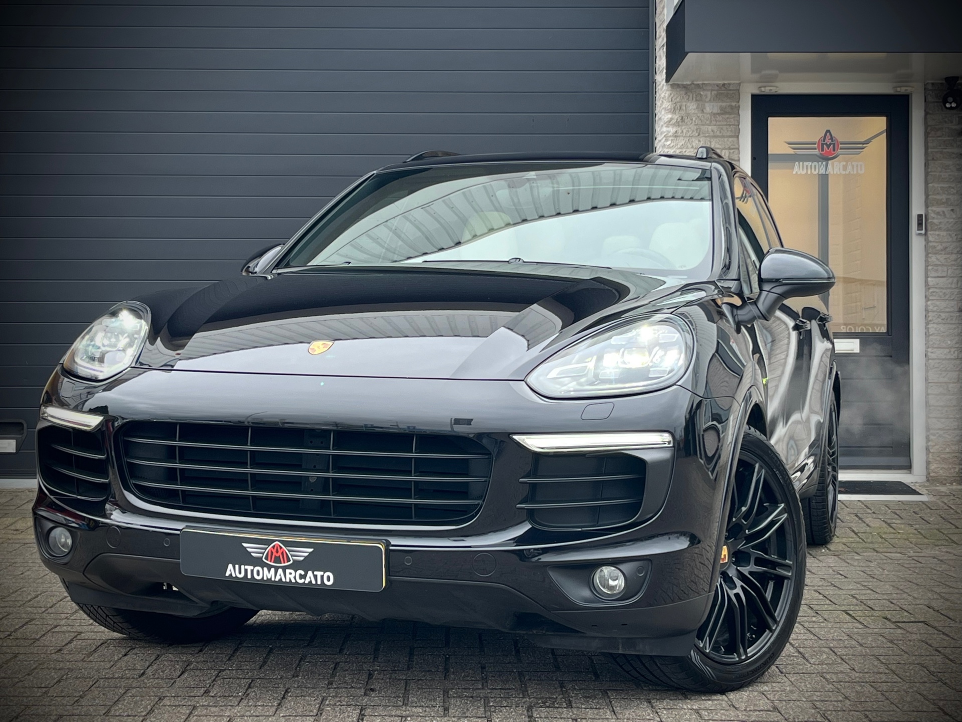 Porsche Cayenne 3.0 S E-Hybrid Platinum Edition | Incl. BTW | Dealer Ond. | Panodak | Led | Leder | 21 Inch | Orig. Nederlands