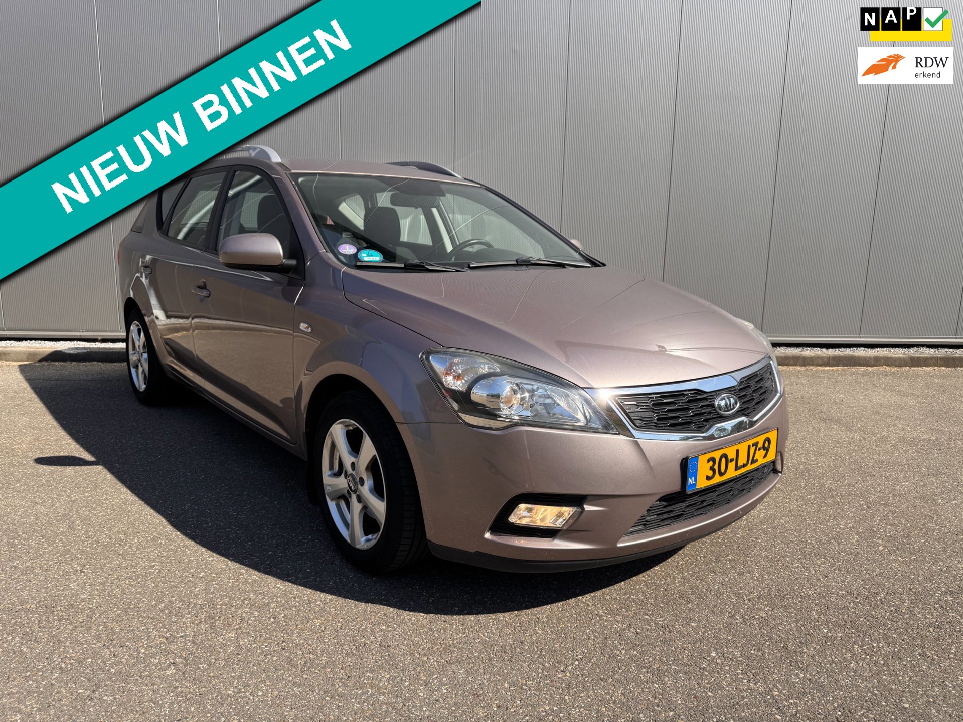 Kia Cee'd 1.4 CVVT X-ecutive clima 17 inch