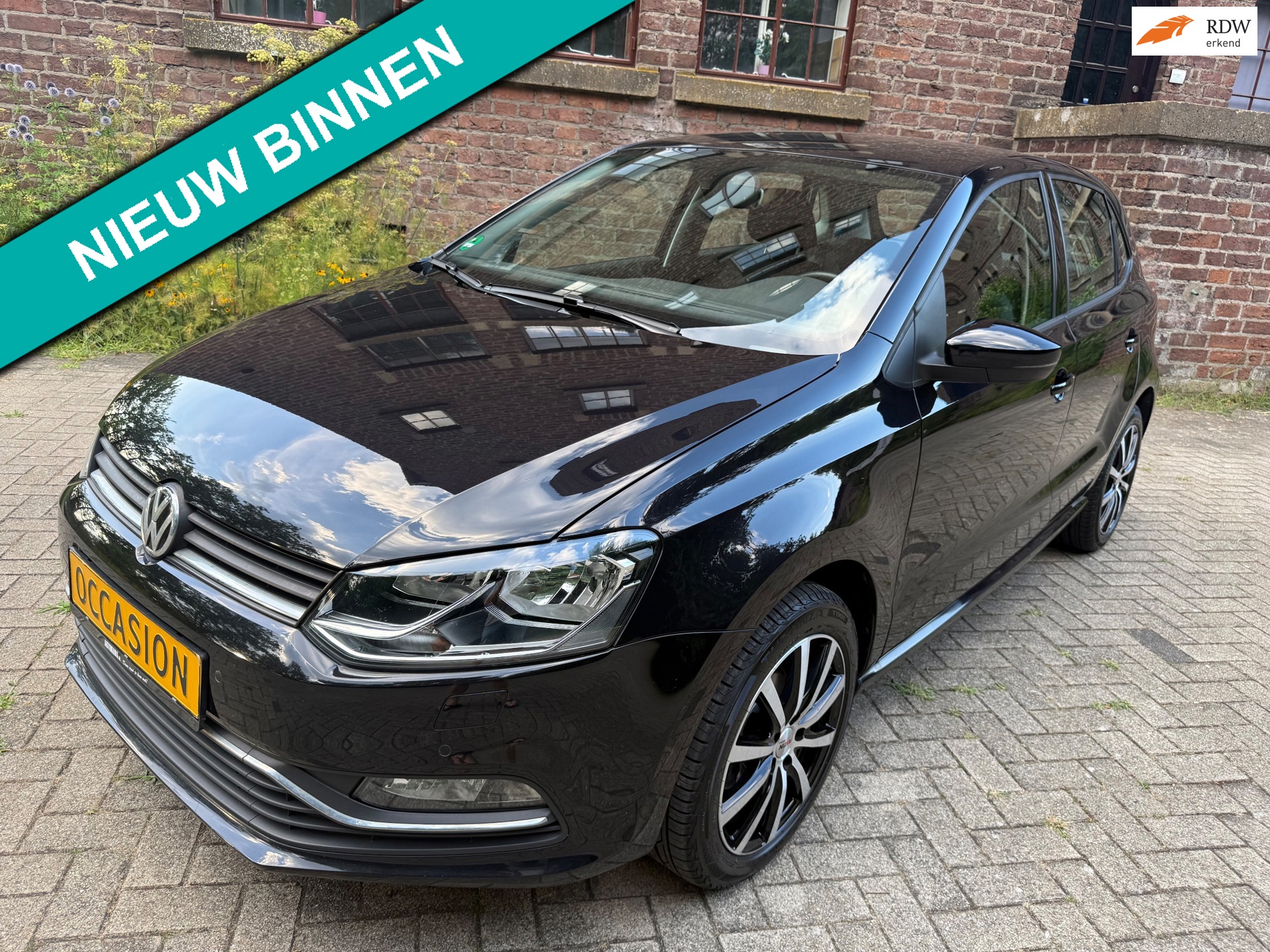 Volkswagen Polo 1.0 Comfortline 5 Drs Black Magic