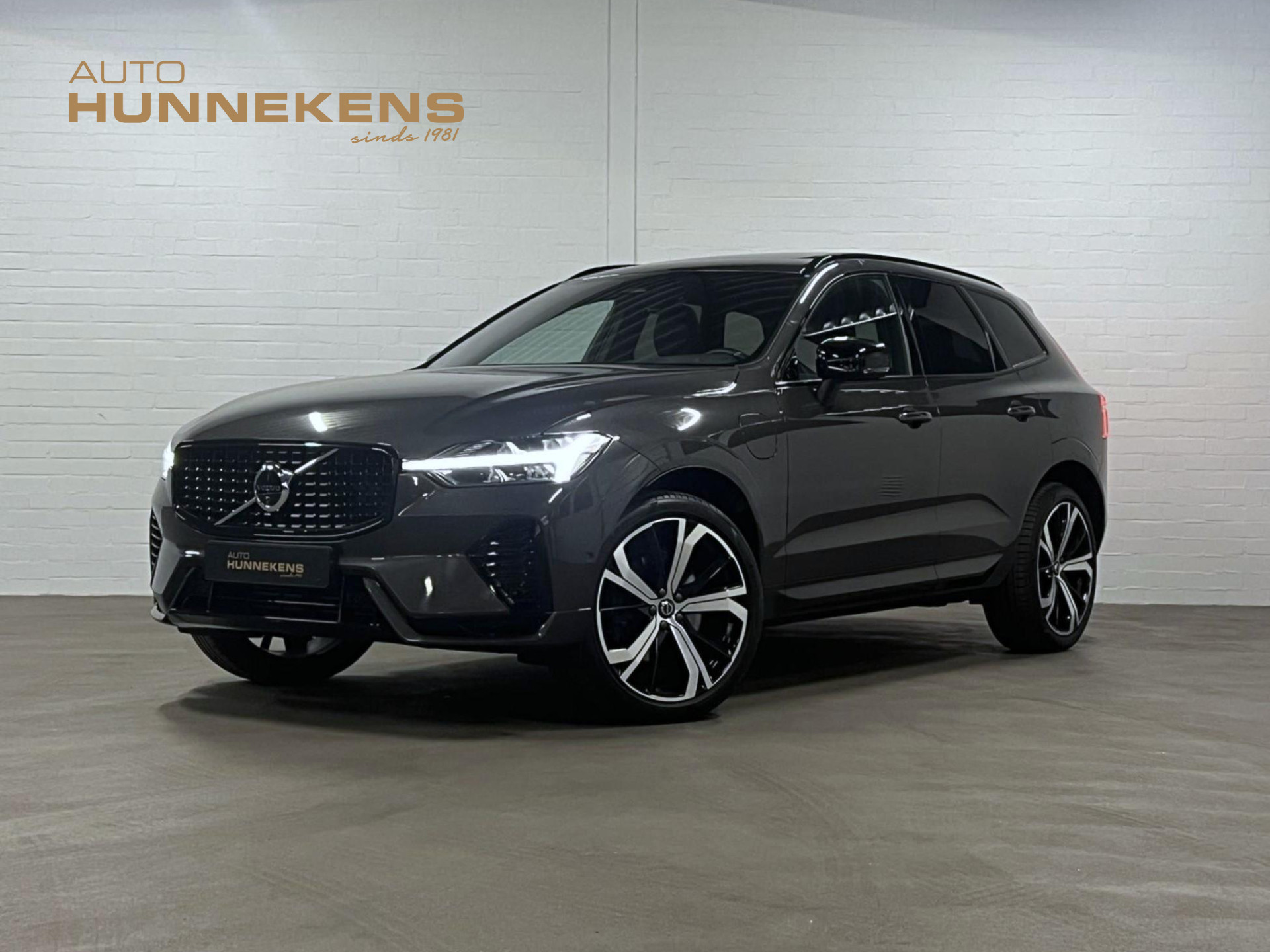 Volvo XC60 2.0 T8 Plug-in hybrid AWD Plus Dark