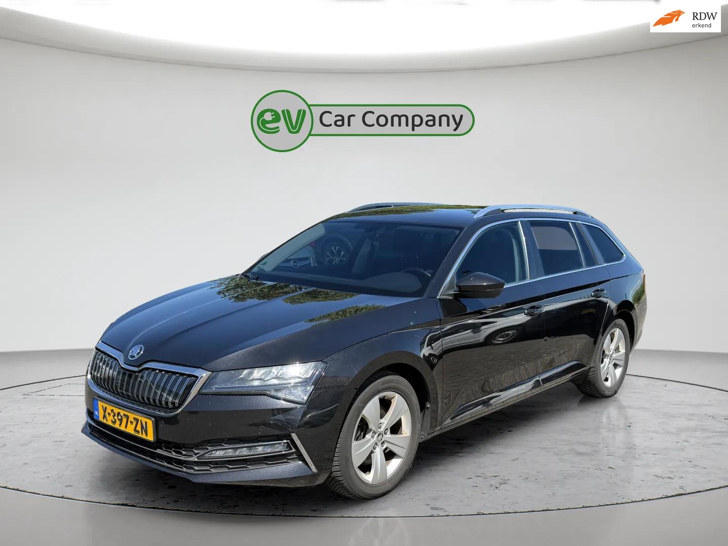 Skoda Superb Combi 1.4 TSI iV Business Edition Plus | Camera | CarPlay | Trekhaak | Parkeersensoren | Nieuwe Apk | Incl. BTW