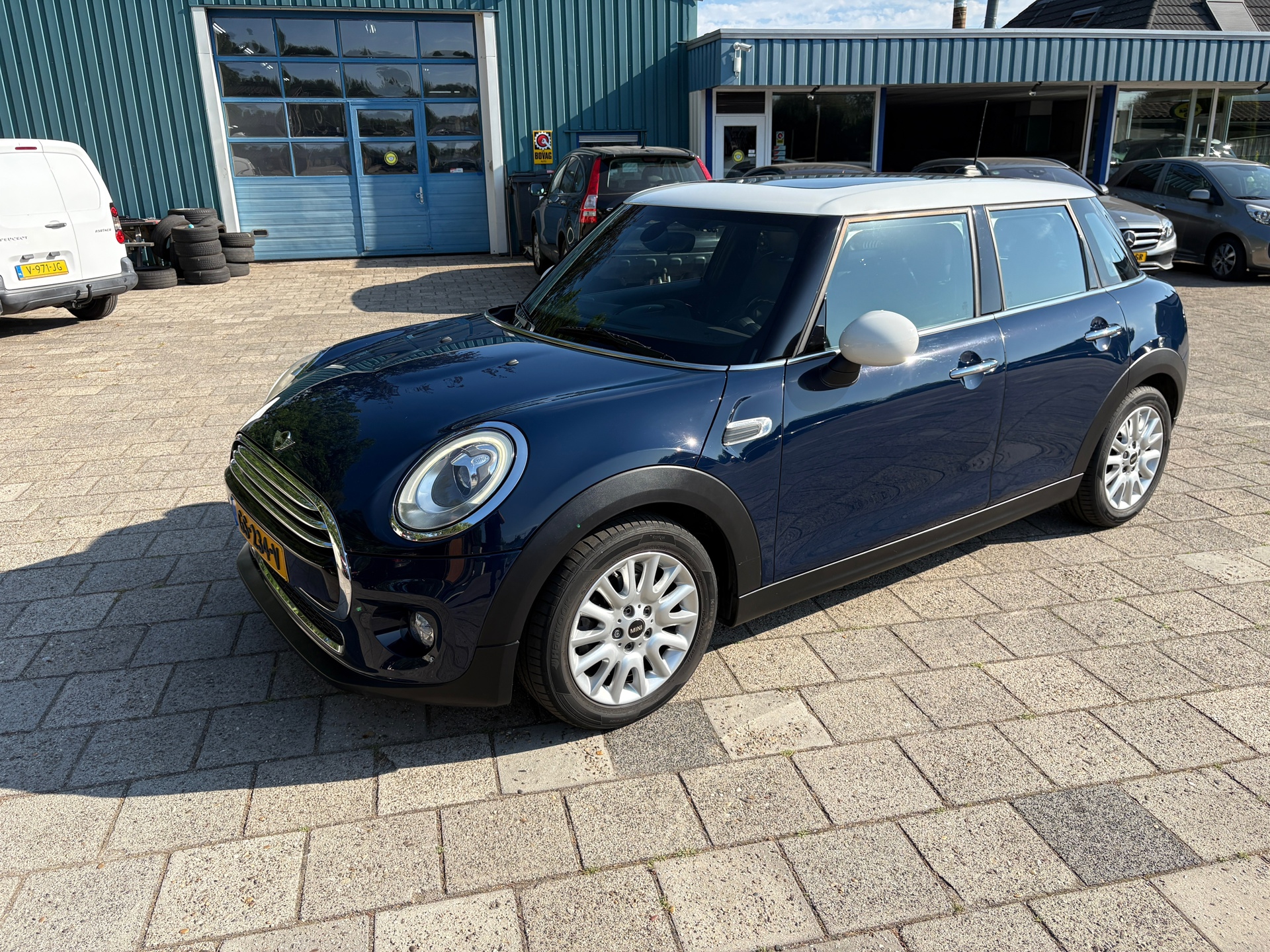 Mini 5-Deurs 1.5 Cooper Chili Business