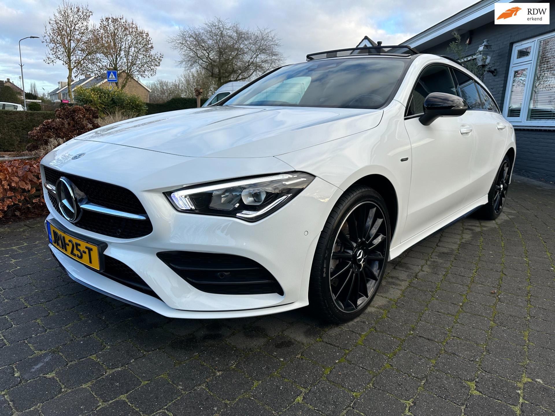 Mercedes-Benz CLA-klasse Shooting Brake 250 e AMG, Pano, BTW!