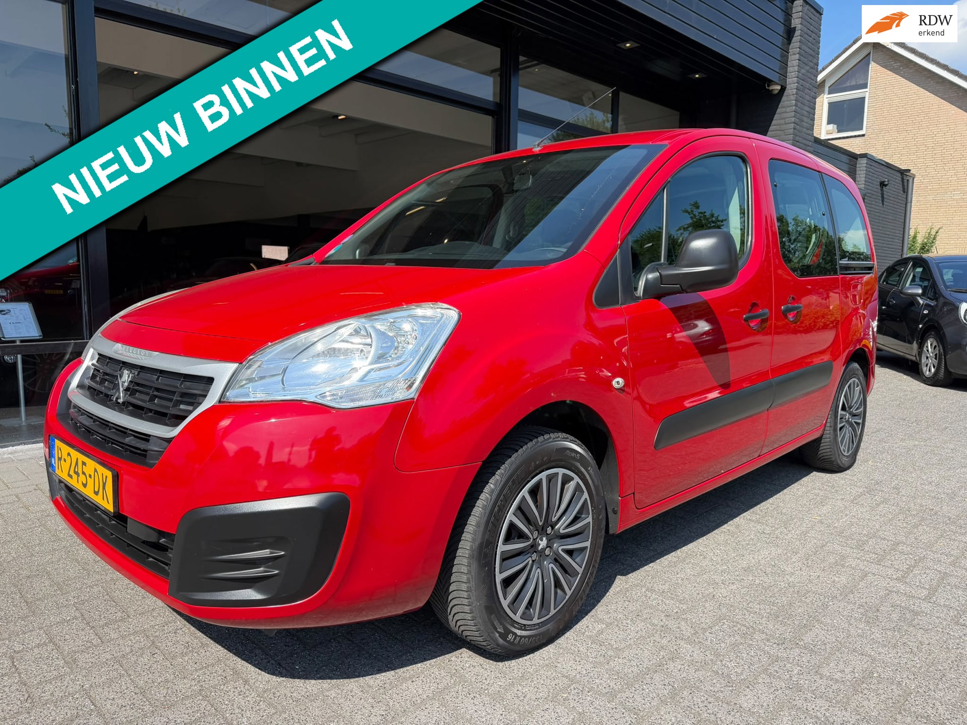 Peugeot Partner Tepee 1.2 PureTech Active / apk 2027