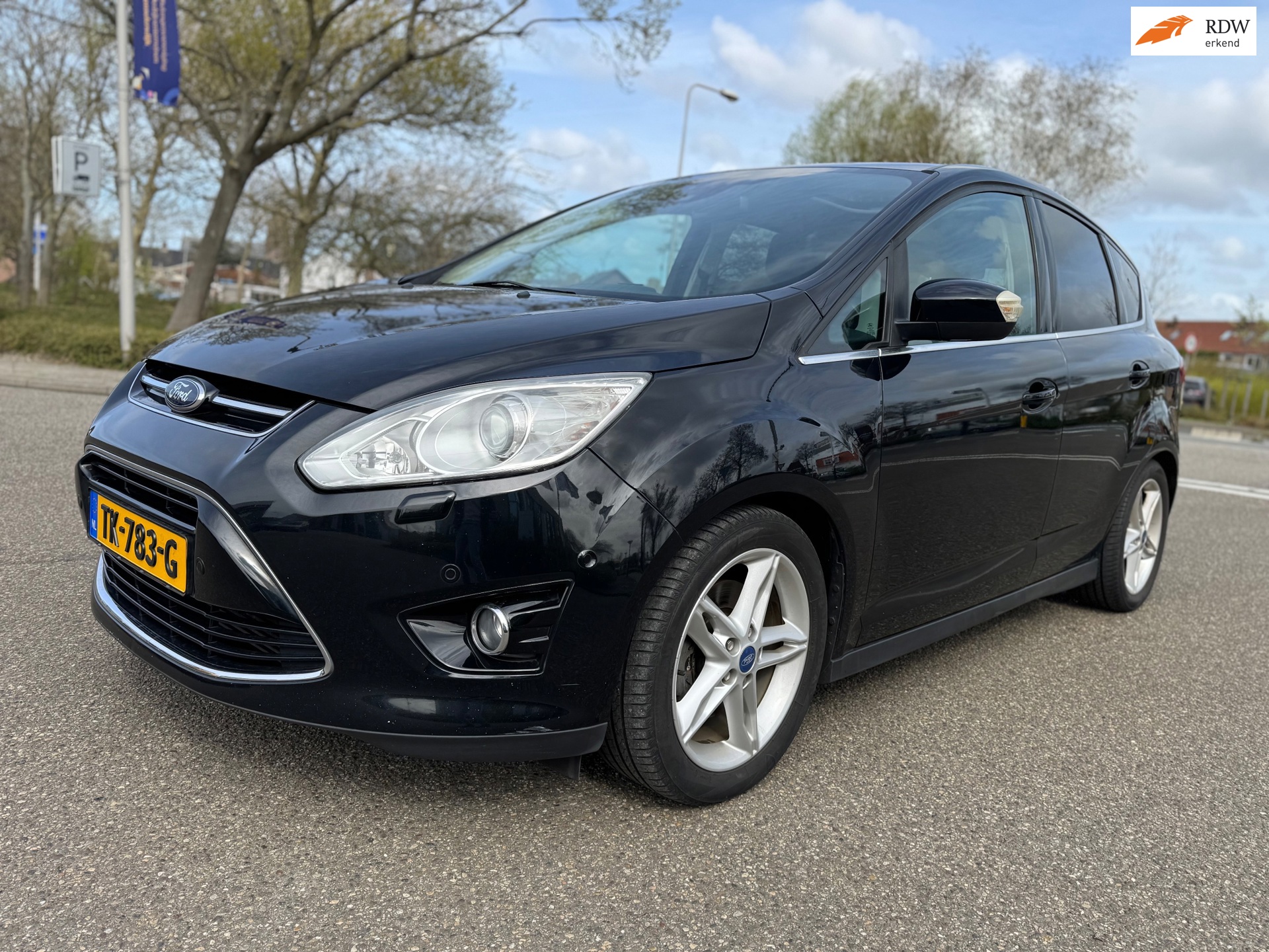 Ford C-Max 1.6 EcoBoost Titanium / panorama / dealer.onderhouden / airco / cruise.control / navi / camera / pdc / trekhaak......