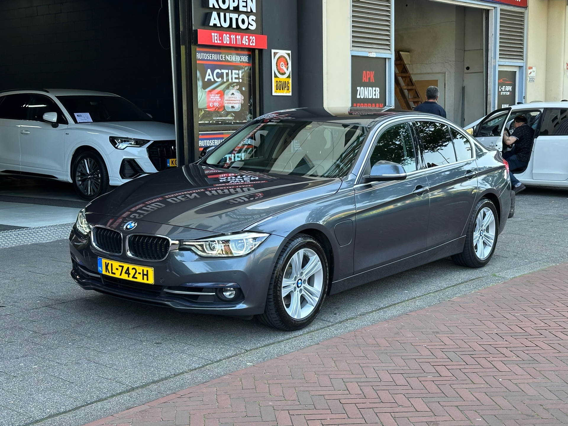 BMW 3-serie 330e Centennial High Executive Leer Navi Camera