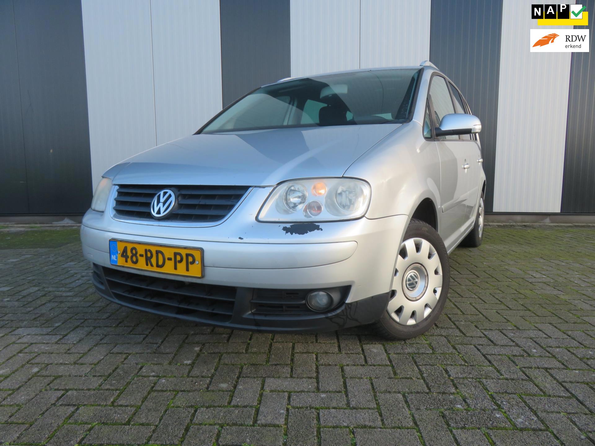Volkswagen Touran 2.0-16V FSI Highline