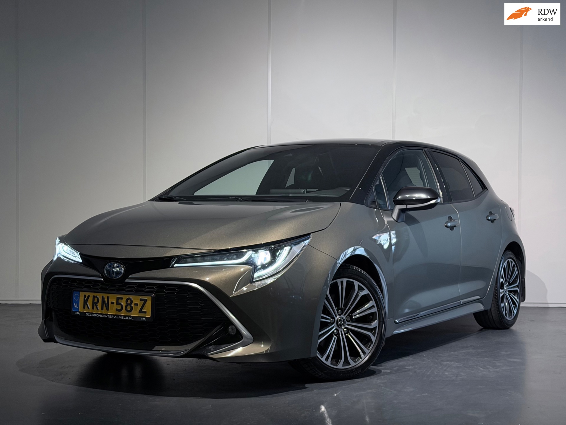 Toyota Corolla 2.0 Hybrid Executive AUT /Clima/ACC/LaneAss/HeadUp/Keyless/Bi-Tone/Camera/LED/LMV