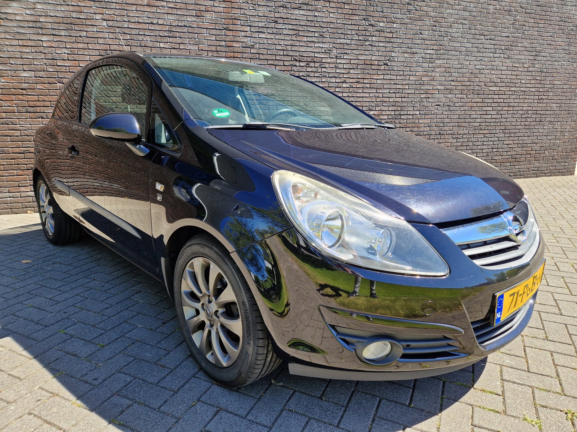 Opel Corsa 1.2-16V Cosmo airco cruise trekhaak APK '27 LM velgen