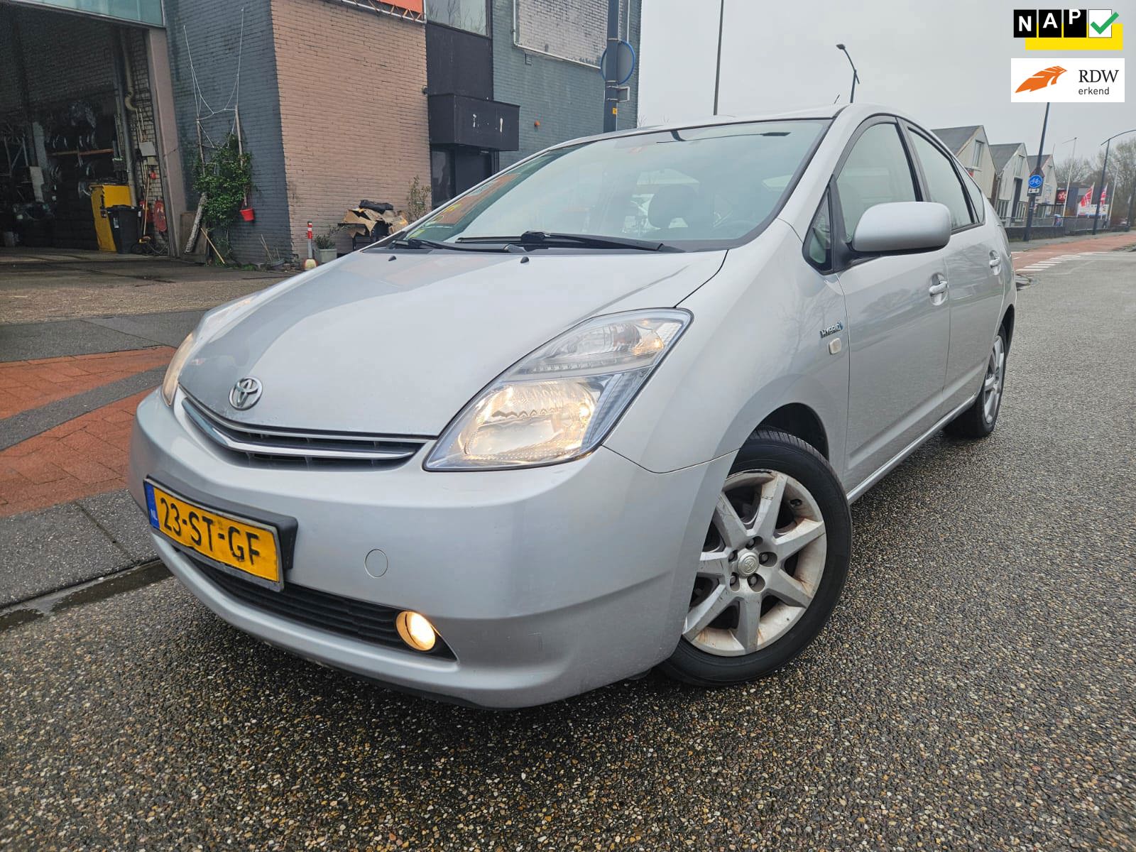 Toyota Prius 1.5 VVT-i Business Edition GARANTIE 1 jaar op Hybride Batterij