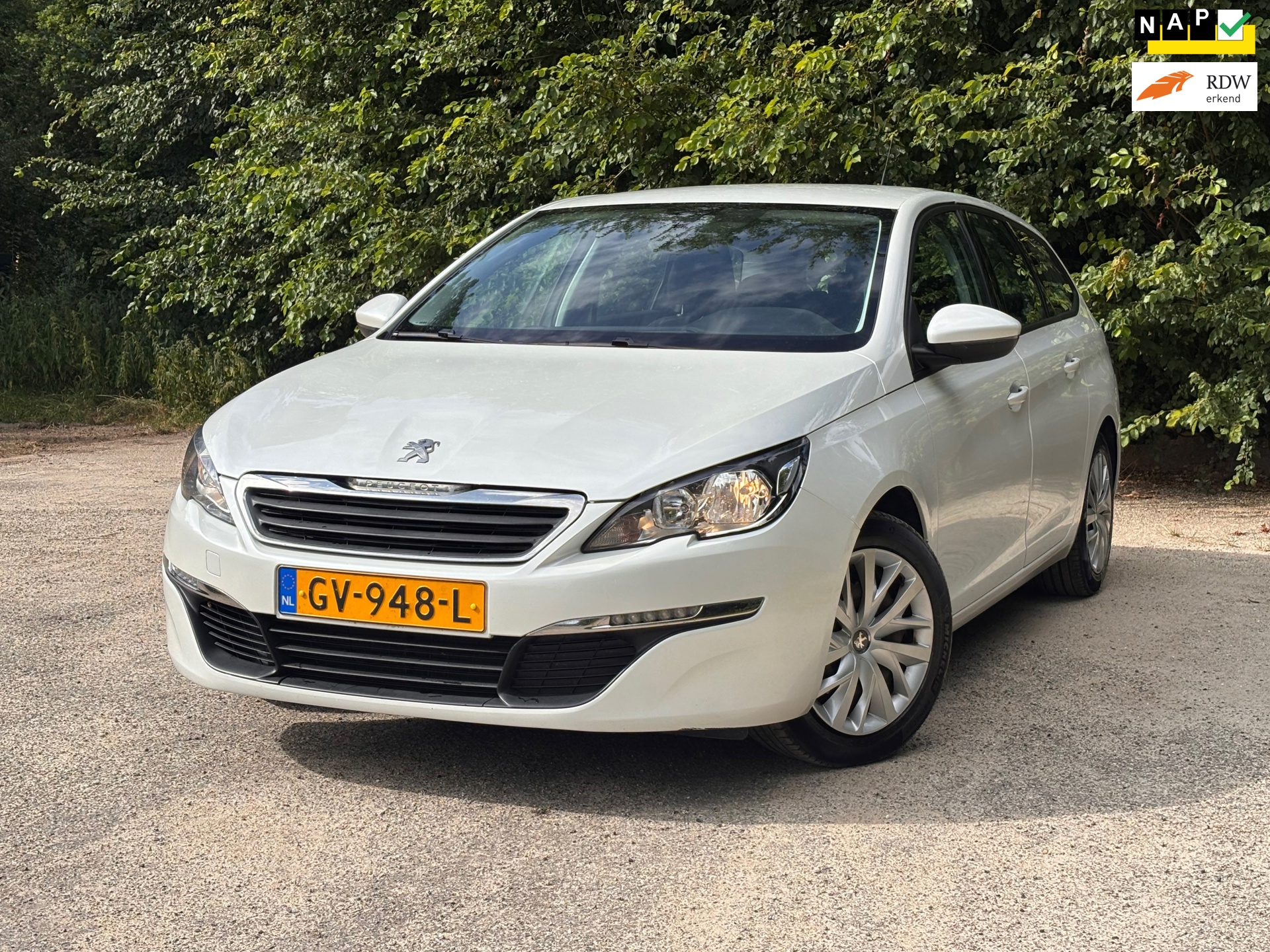 Peugeot 308 SW 1.2 PureTech Blue Lease | Cruise control + Navi