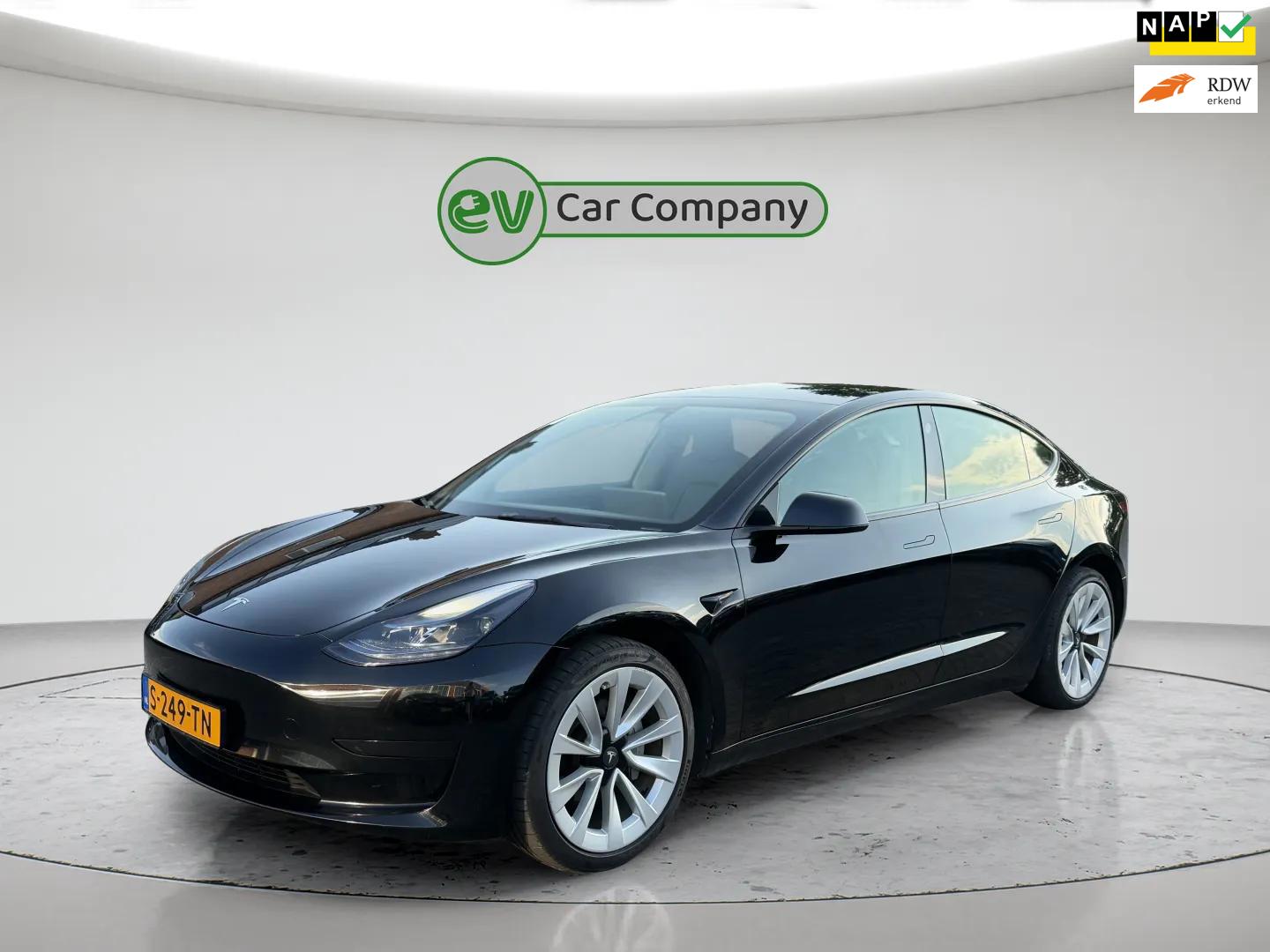 Tesla Model 3 Standard RWD Plus 60 kWh | SOH 89% | Facelift | Warmtepomp | 19 Inch | 1e Eigenaar | Incl. BTW | Autopilot