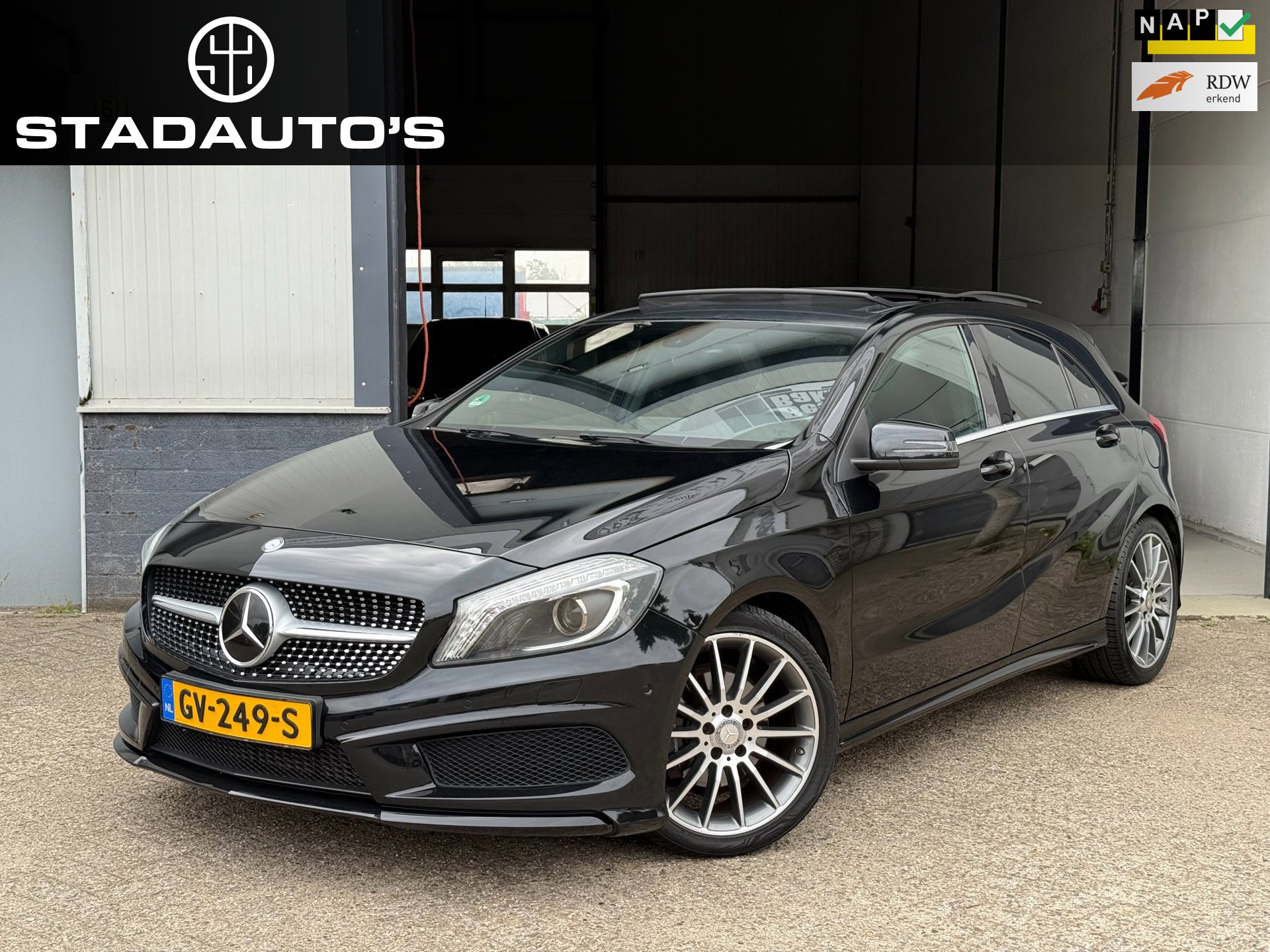 Mercedes-Benz A-klasse 180 AMG-Line Panoramadak|CARPLAY|APK!