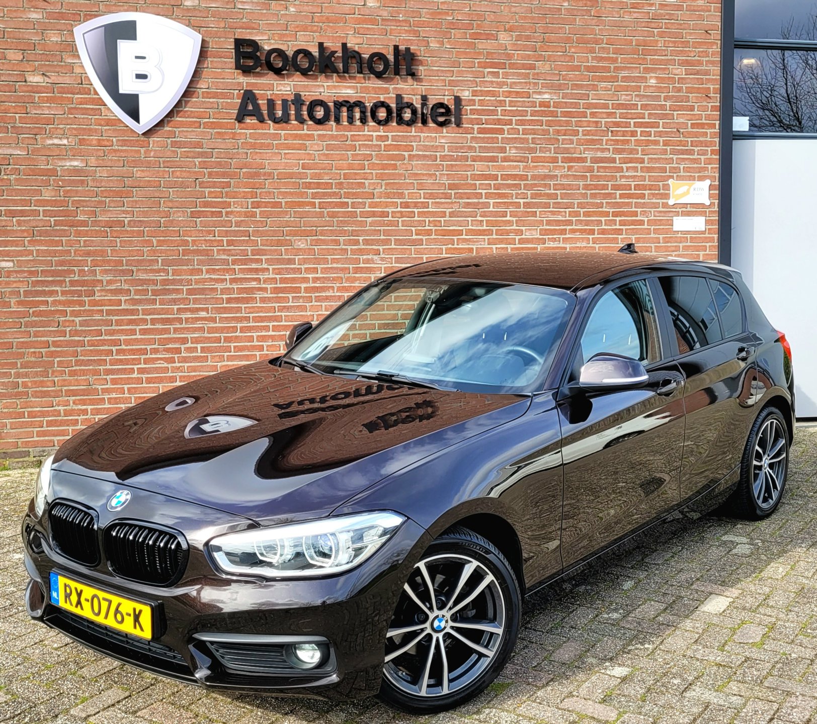 BMW 1-serie 118i Sportstoel, LED (Sparkling Brown Metallic), NL-NAP