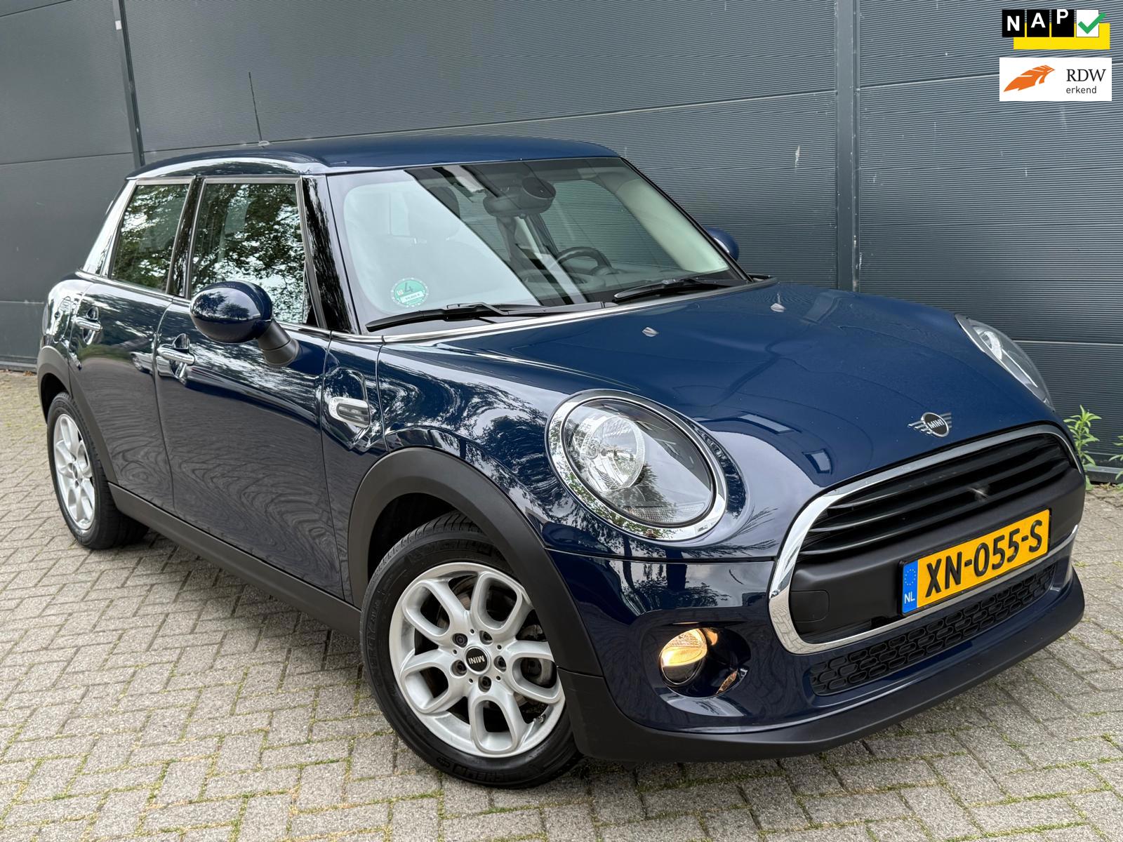 Mini 5-Deurs 1.5 One Pepper/Navi/Carplay/cruise/Airco/parksensoren