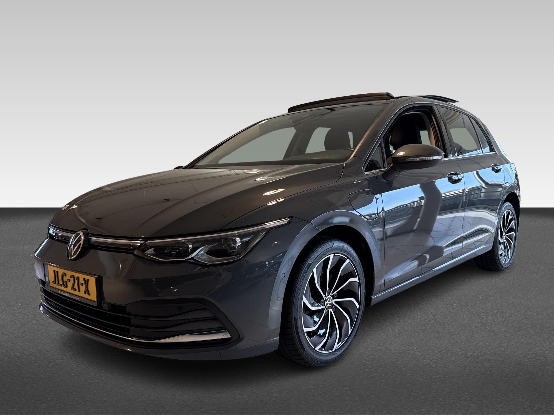 Volkswagen Golf 1.4 eHybrid PHEV 204PK DSG STYLE PANO IQ LIGHT NAVI WINTERPACK