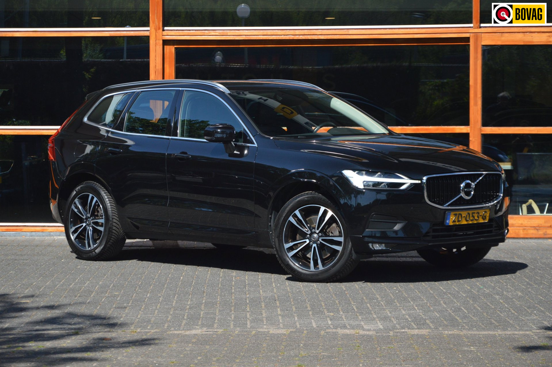 Volvo XC60 D4 Automaat | Trekhaak 2300 kg | Leer | Pilot-Assist | Dealeronderhouden