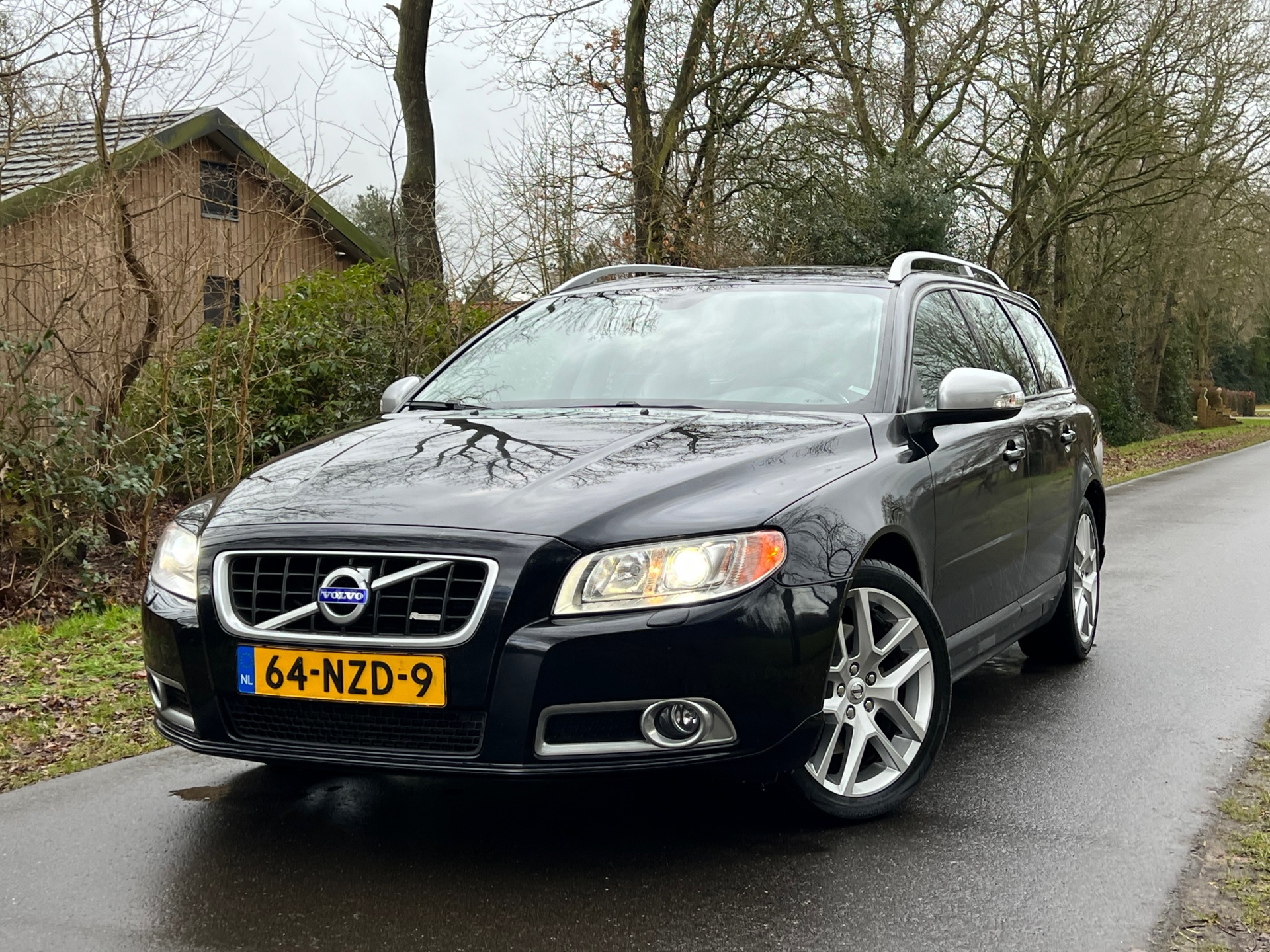 Volvo V70 2.0T R-Edition | Navi + Leder + Cruise Nu € 9.975,-!!!