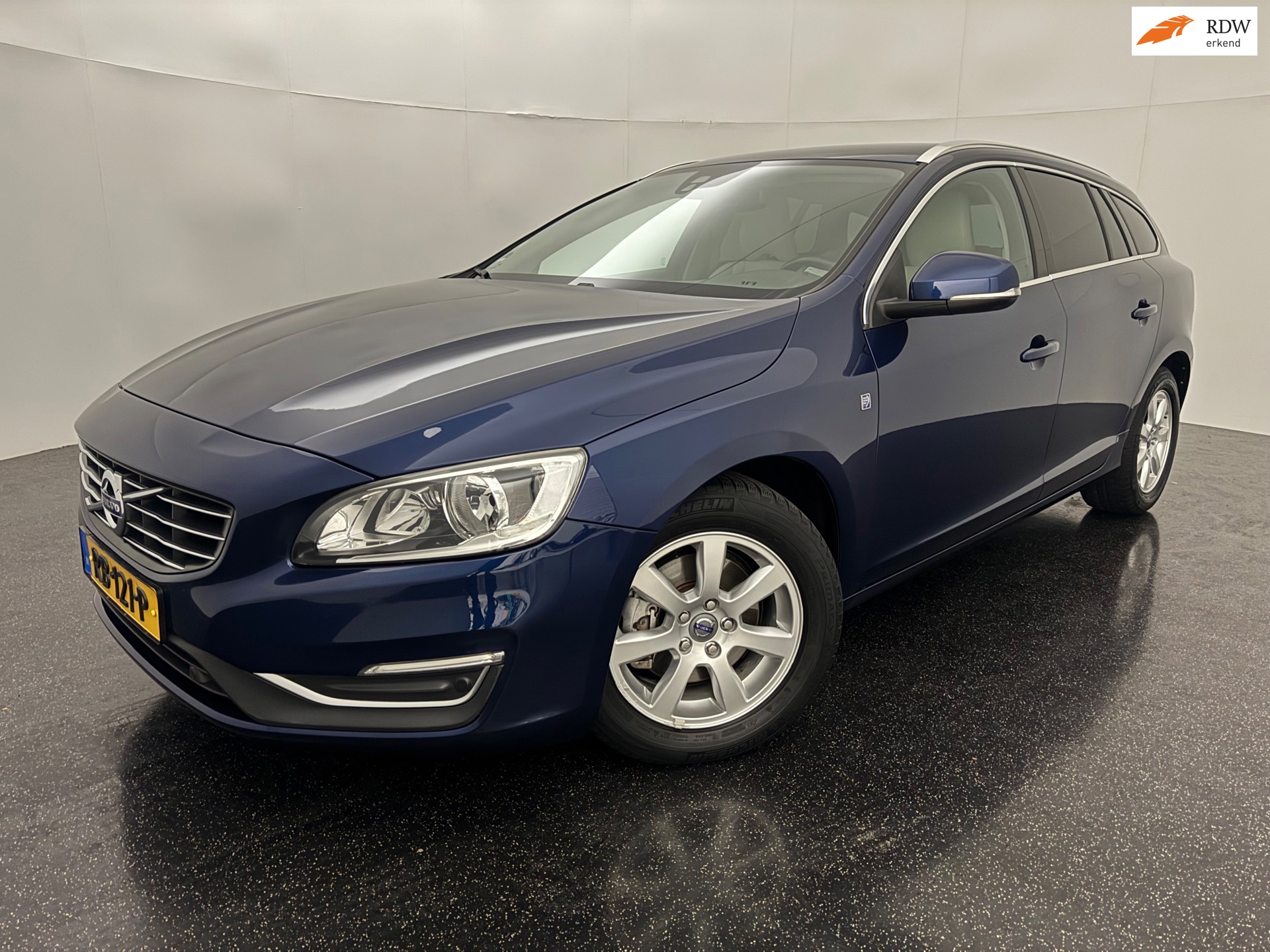 Volvo V60 2.0 D4 AUT Ocean Race / Trekhaak / Leder / Cruise