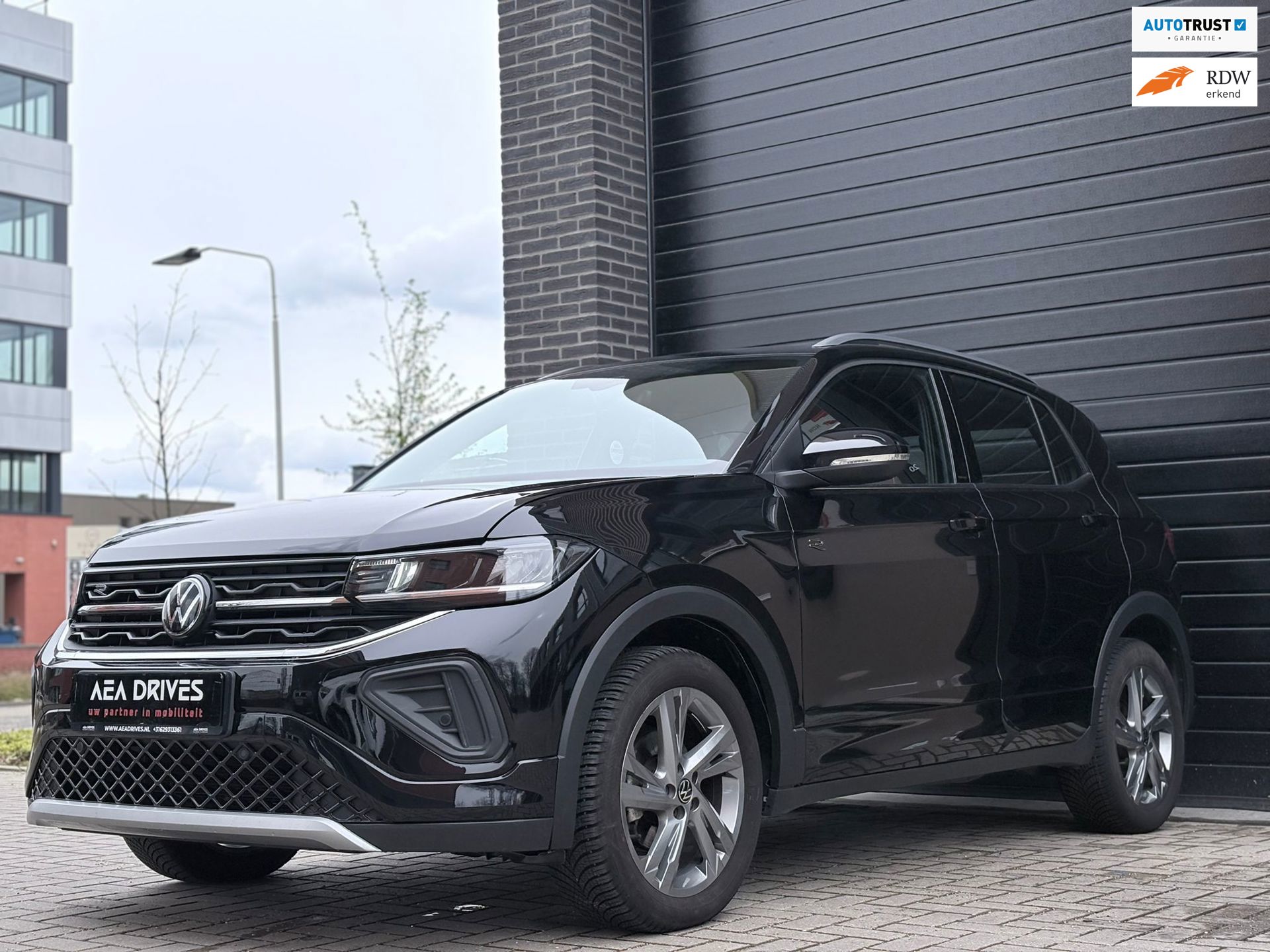 Volkswagen T-Cross 1.0 TSI R-Line 1e eigenaar, full options! Apple CarPlay, automaat, sportief en zuinig, dealer onderhouden!!