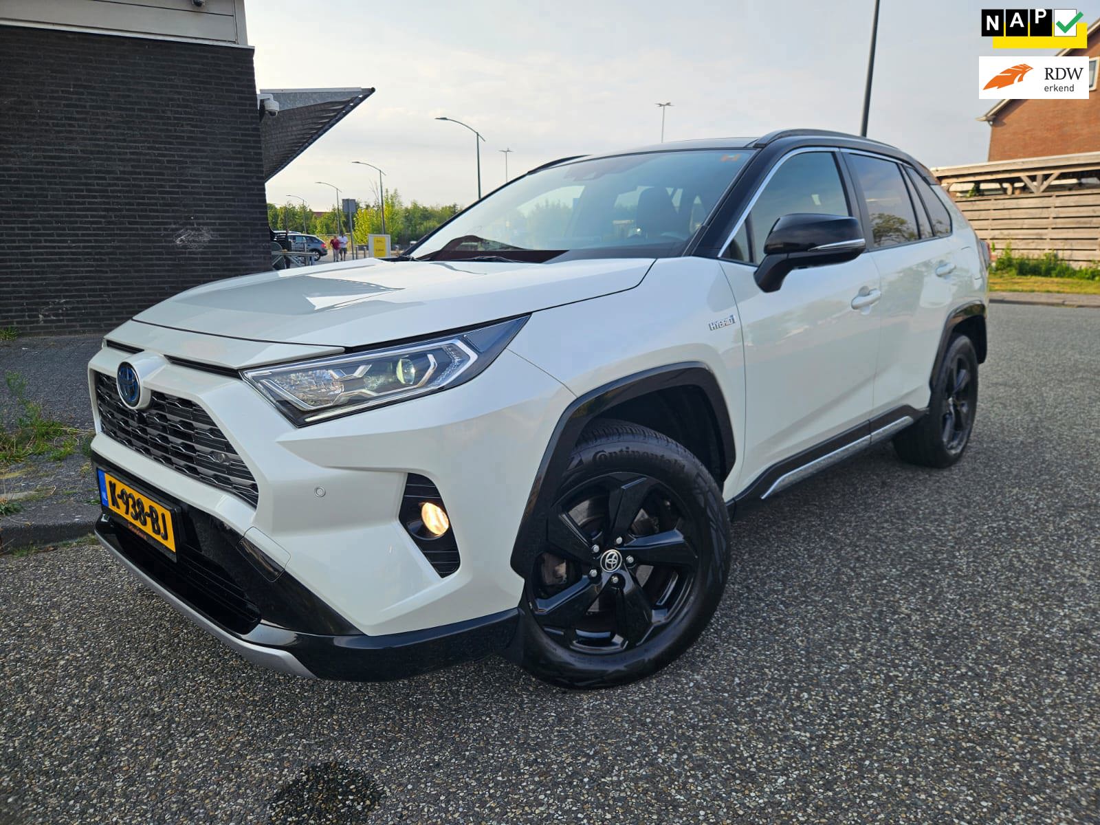 Toyota RAV4 2.5 Hybrid Bi-Tone GARANTIE