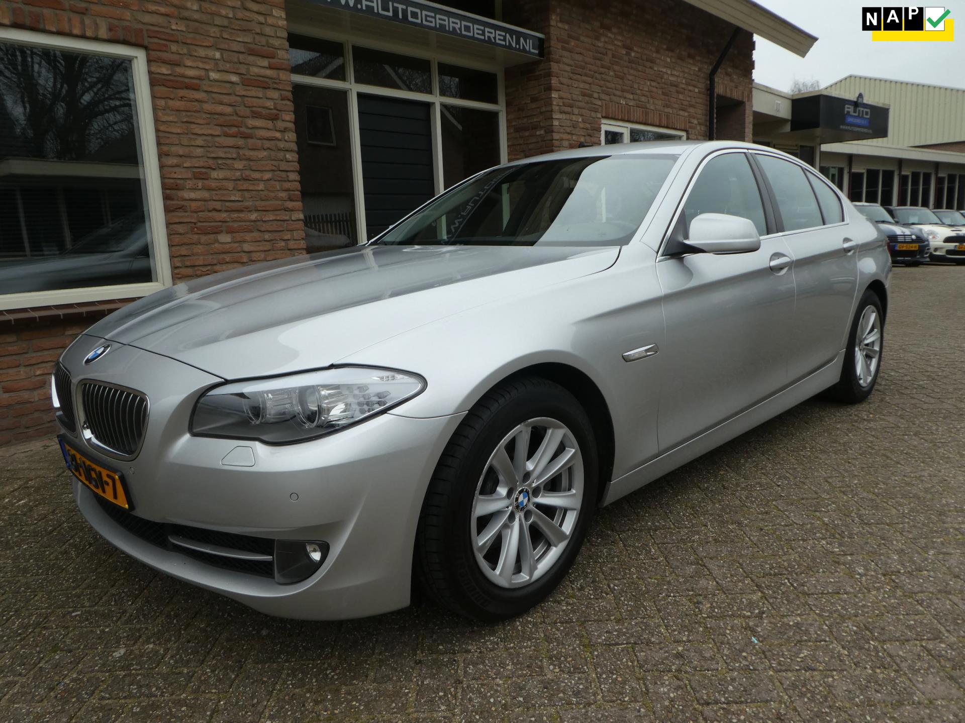 BMW 5-serie 523i High Executive Automaat / Leder / Navi