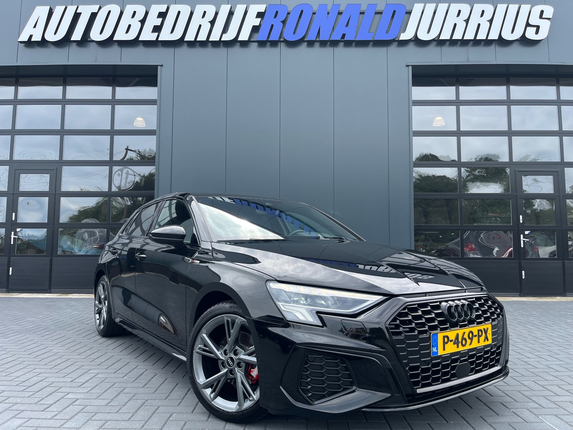 Audi A3 Sportback 30 TFSI S edition NL.Auto/RS Zetels/S-Line/Carbon/Adaptive-Cruise/Climatronic/Carplay/18Inch/1Ste Eigenaar