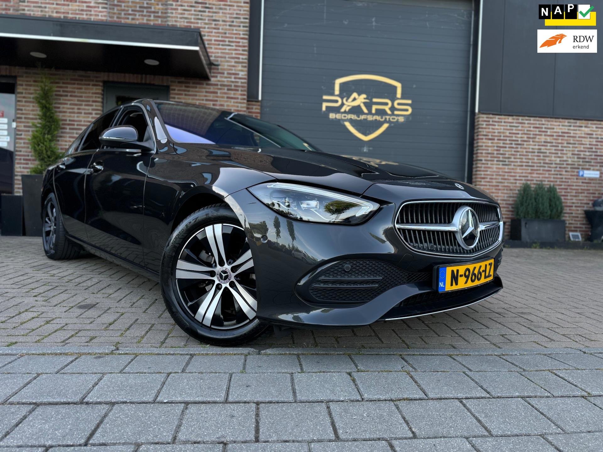 Mercedes-Benz C-klasse 180 Luxury Line Automaat 170PK zeer nette Dealer Garantie
