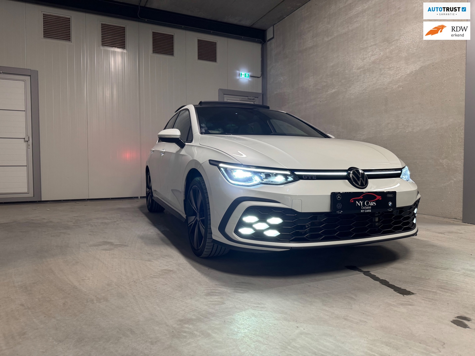 Volkswagen Golf 8 eHybrid GTE Pano|HuD|Sfeer|ACC