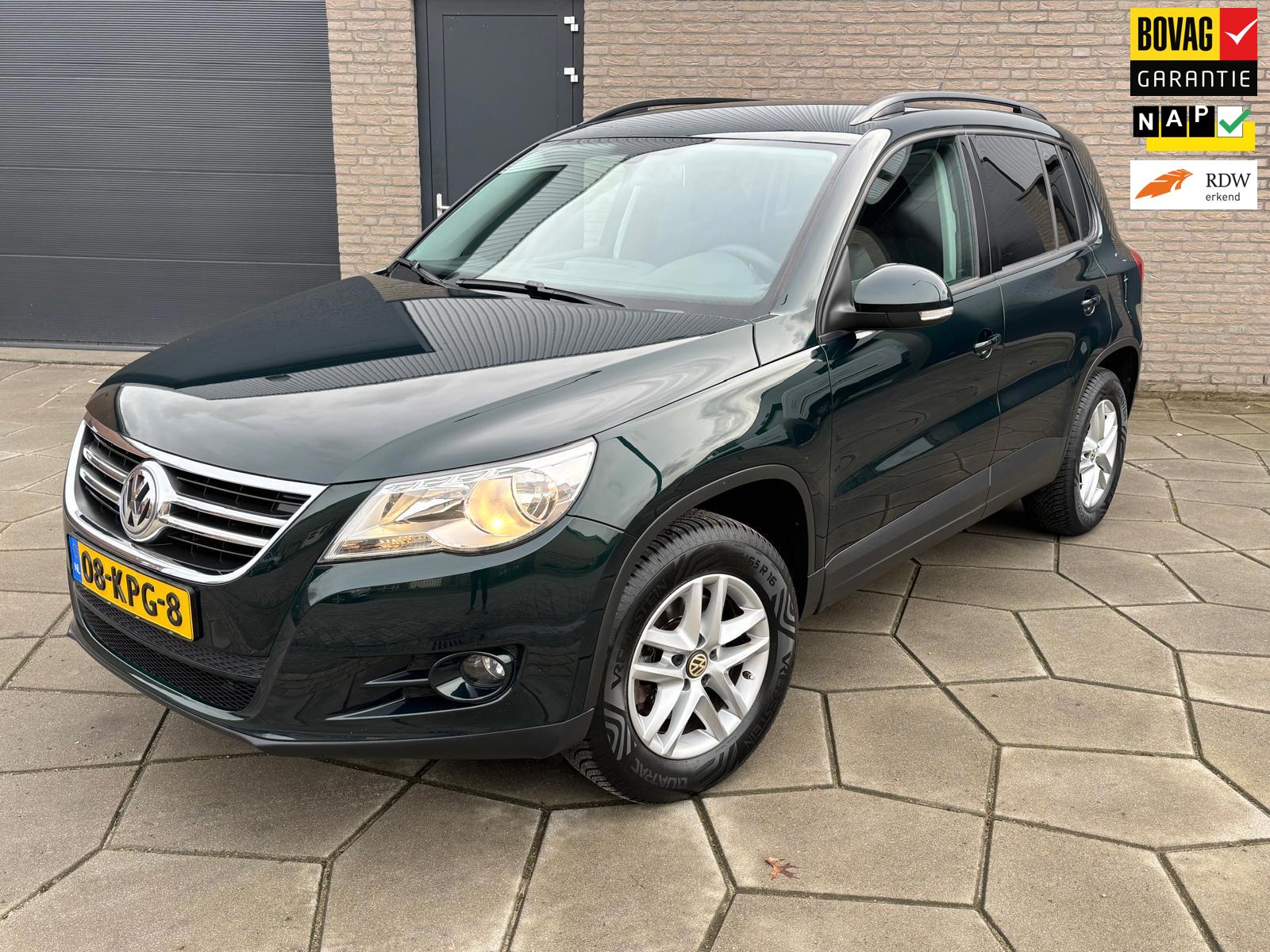 Volkswagen Tiguan 1.4 TSI Comfort&Design| Als nieuwe Tiguan met trekhaak en nieuwe ALL-Season banden .