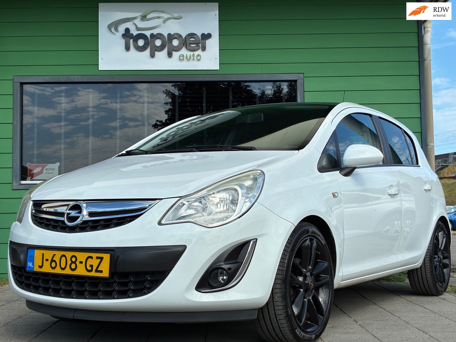 Opel Corsa 1.4-16V Cosmo|Navigatie|CruiseControl|Airco|LM-Velgen|PDC|Goed Onderhouden|