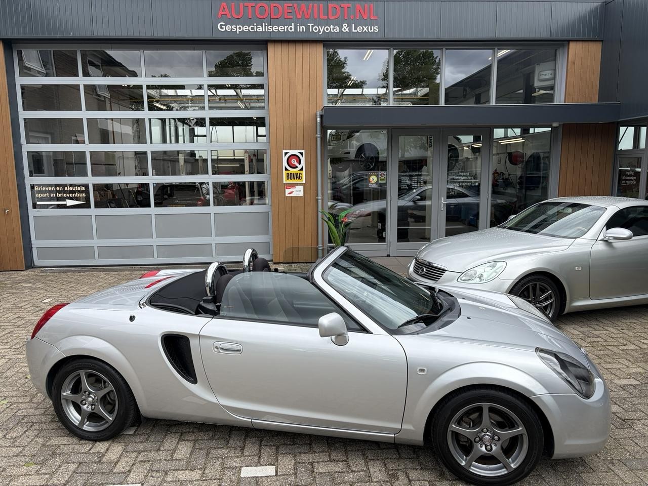 Toyota MR2